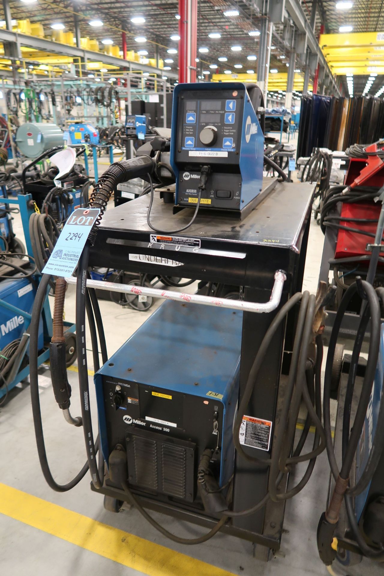 300 AMP MILLER AXCESS 300 MIG WELDER WITH MILLER AXCESS 40V WIRE FEEDER; FA 40003-17