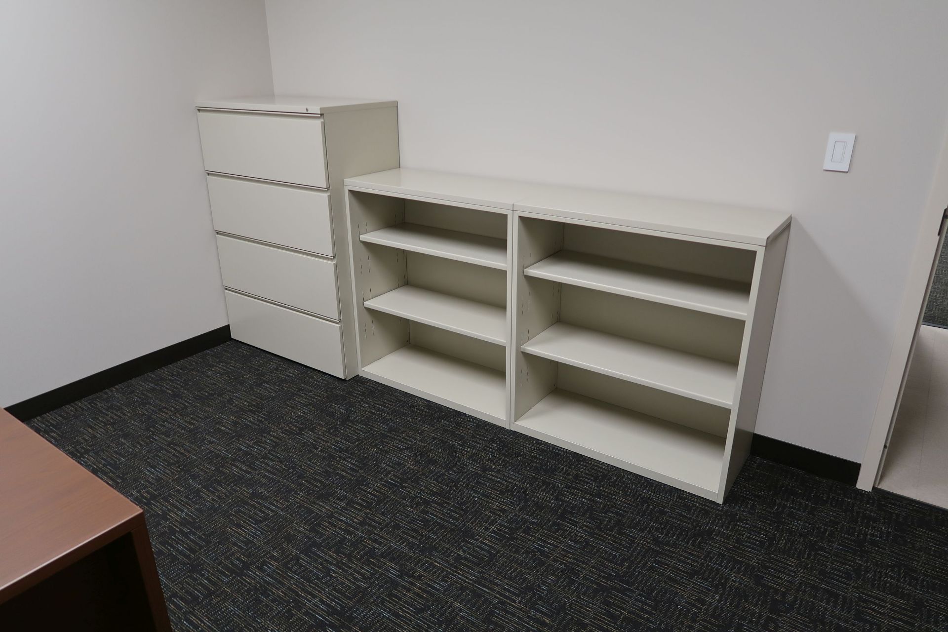 (LOT) CONTENTS OFFICE; DESK, CHAIR, 4-DRAWER LATERAL FILE CABINET, (2) BOOKCASES **NOTHING - Image 3 of 3