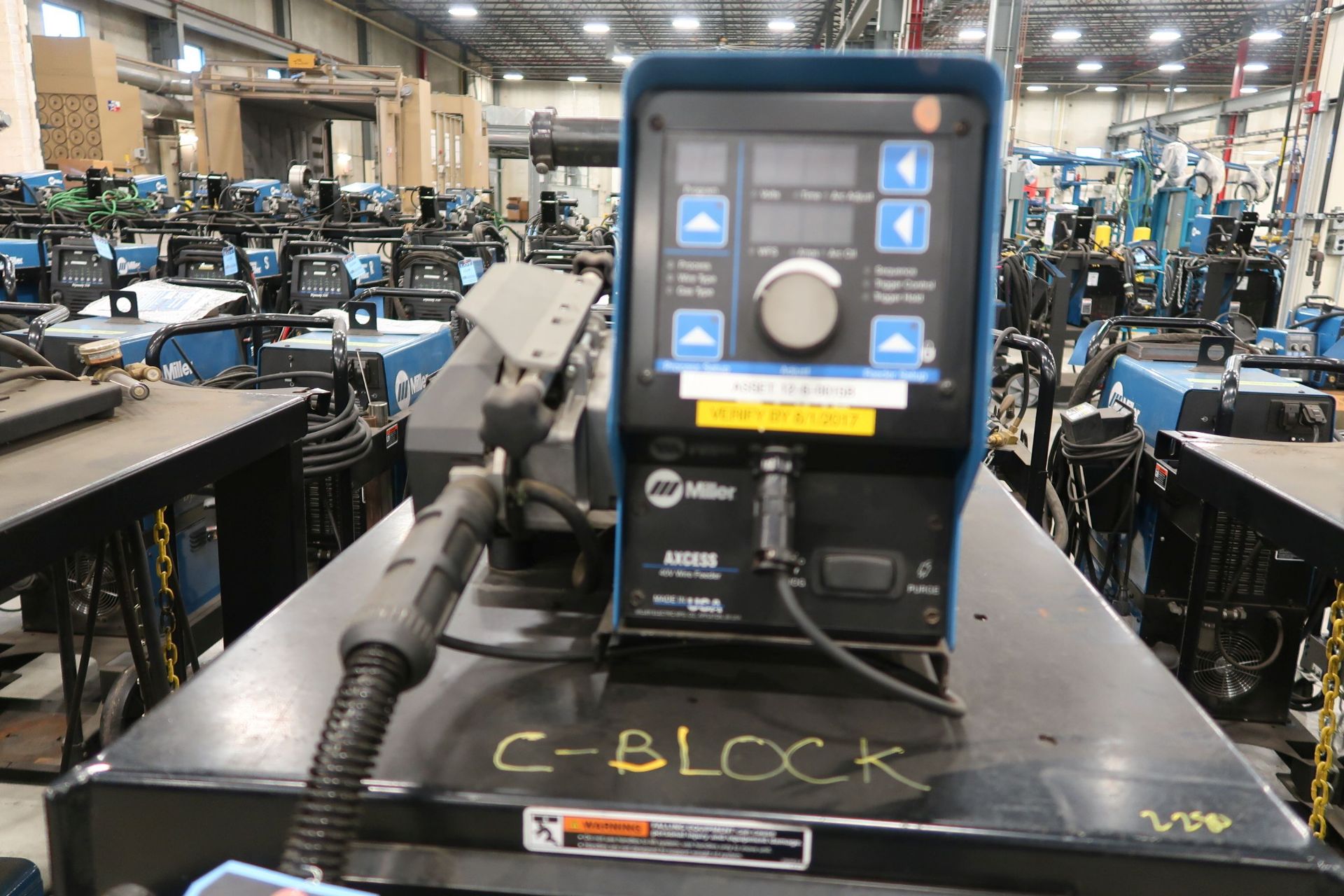 300 AMP MILLER AXCESS 300 MIG WELDER WITH MILLER AXCESS 40V WIRE FEEDER; FA 40003-10 - Image 3 of 4