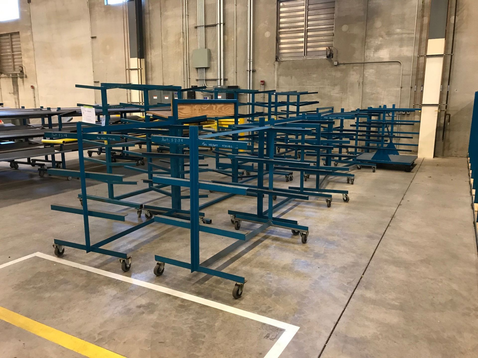 VARIOUS SIZE PORTABLE 2-SIDED CANTILEVER RACKS; FA 70200 - Image 2 of 2