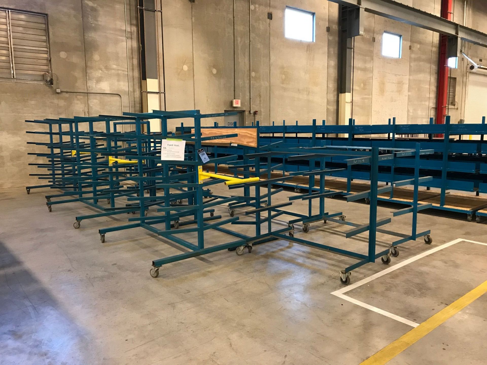 VARIOUS SIZE PORTABLE 2-SIDED CANTILEVER RACKS; FA 70200