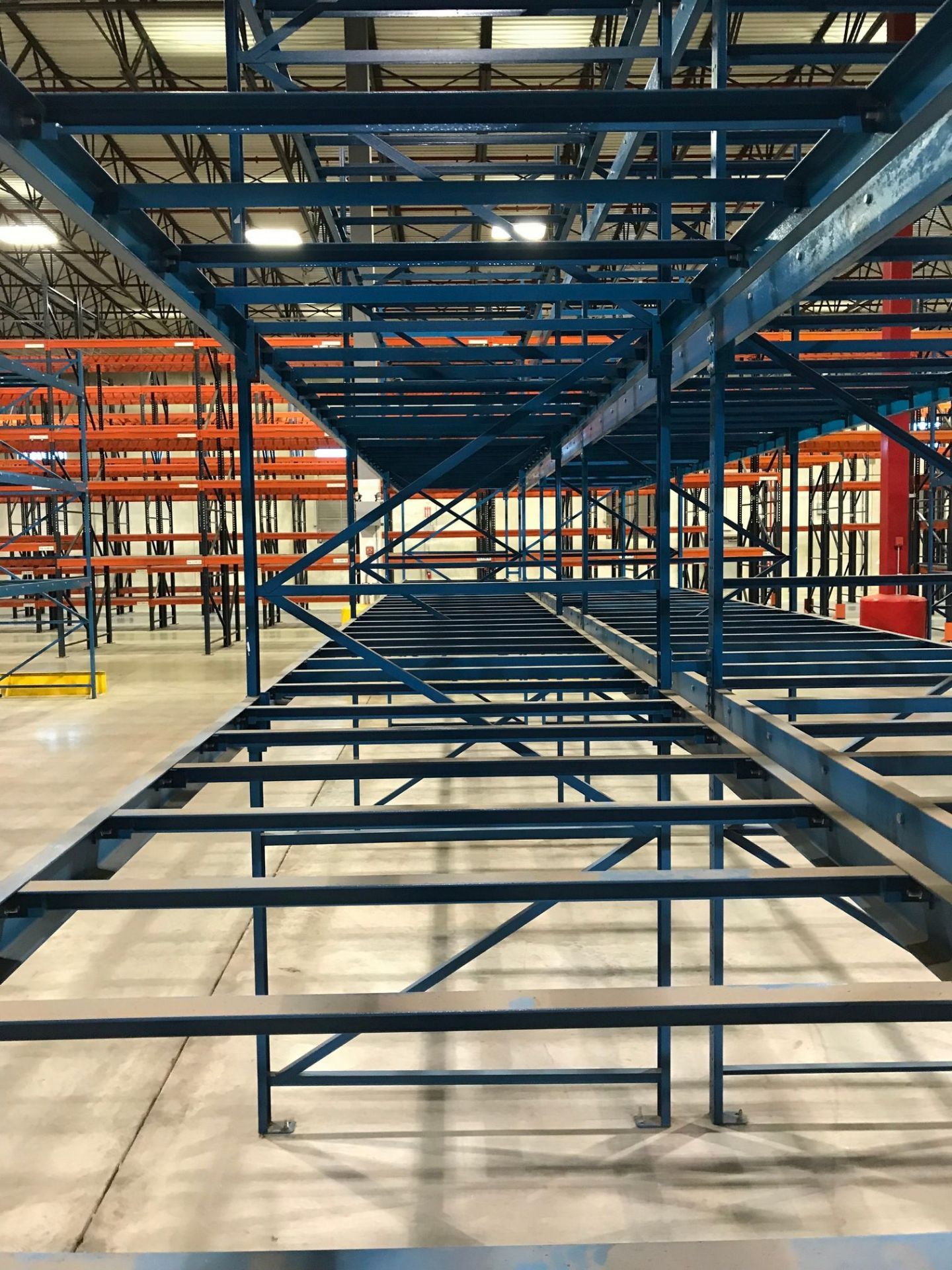 SECTIONS 144" X 60" X 192" BOLT TOGETHER TYPE ADJUSTABLE BEAM PALLET RACK WITH SHELF SUPPORTS ** - Image 4 of 4