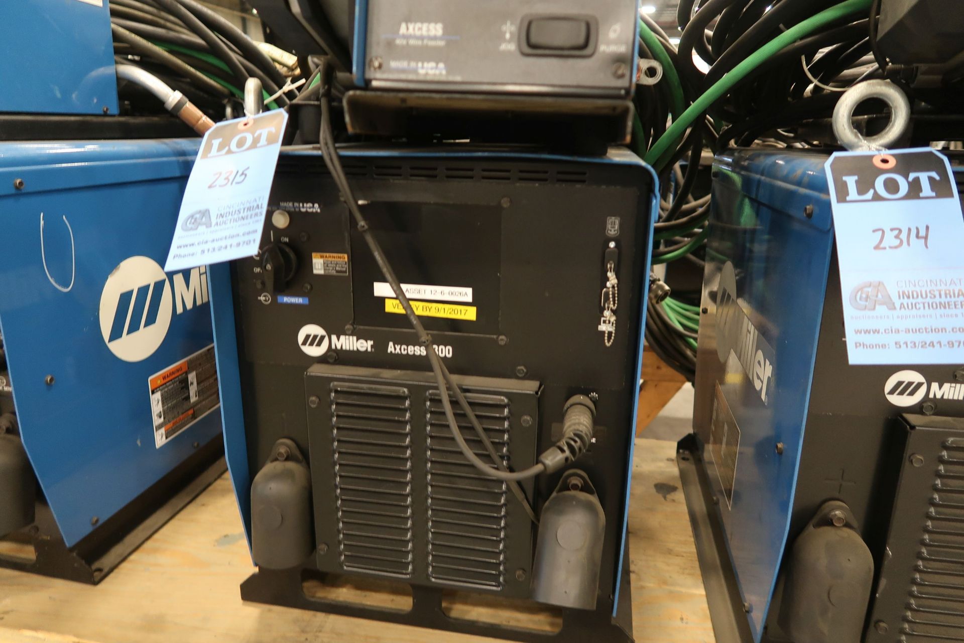 300 AMP MILLER AXCESS 300 MIG WELDER WITH MILLER AXCESS 40V WIRE FEEDER; FA 40003-21 - Image 2 of 3