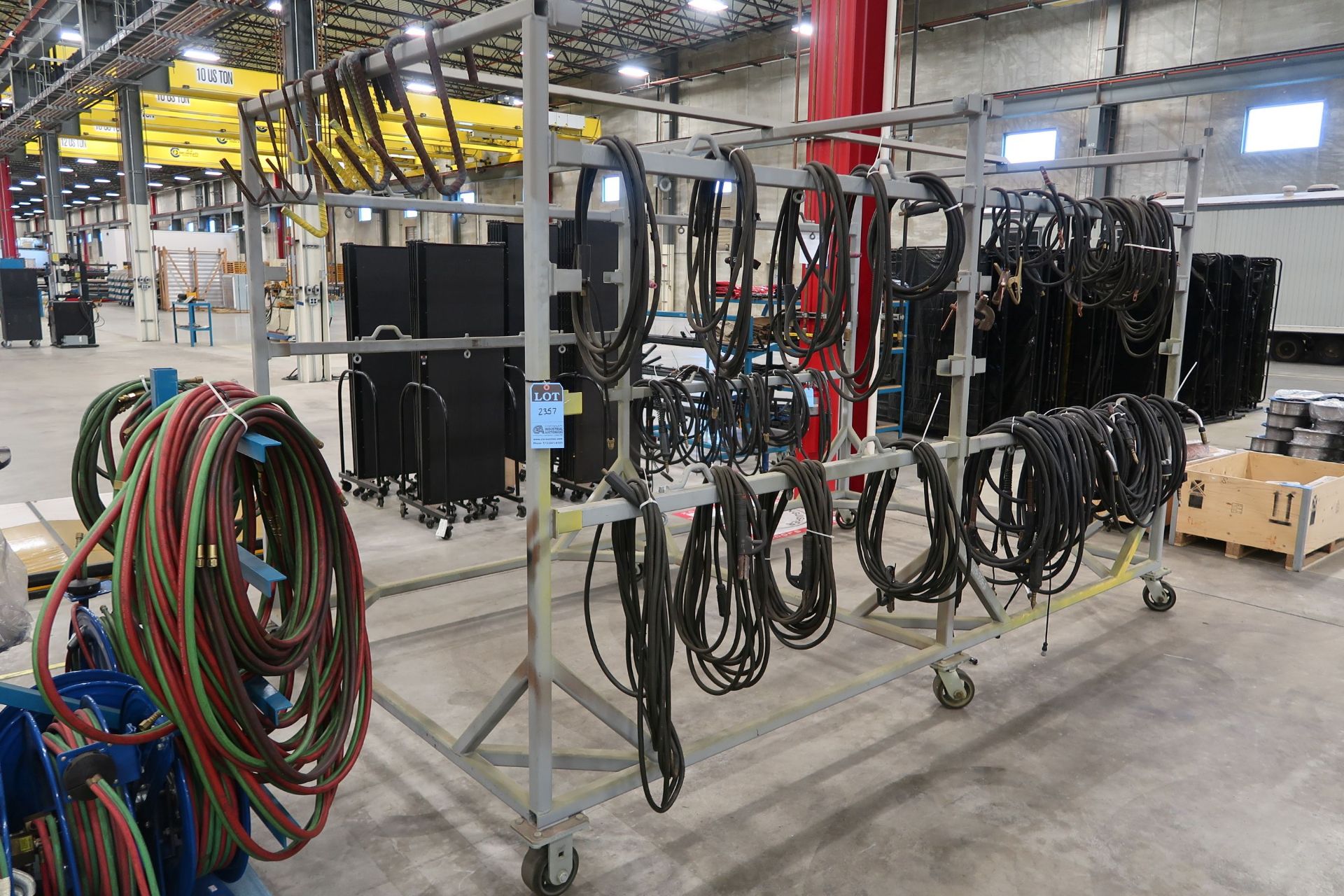 (LOT) HOSES WITH CART