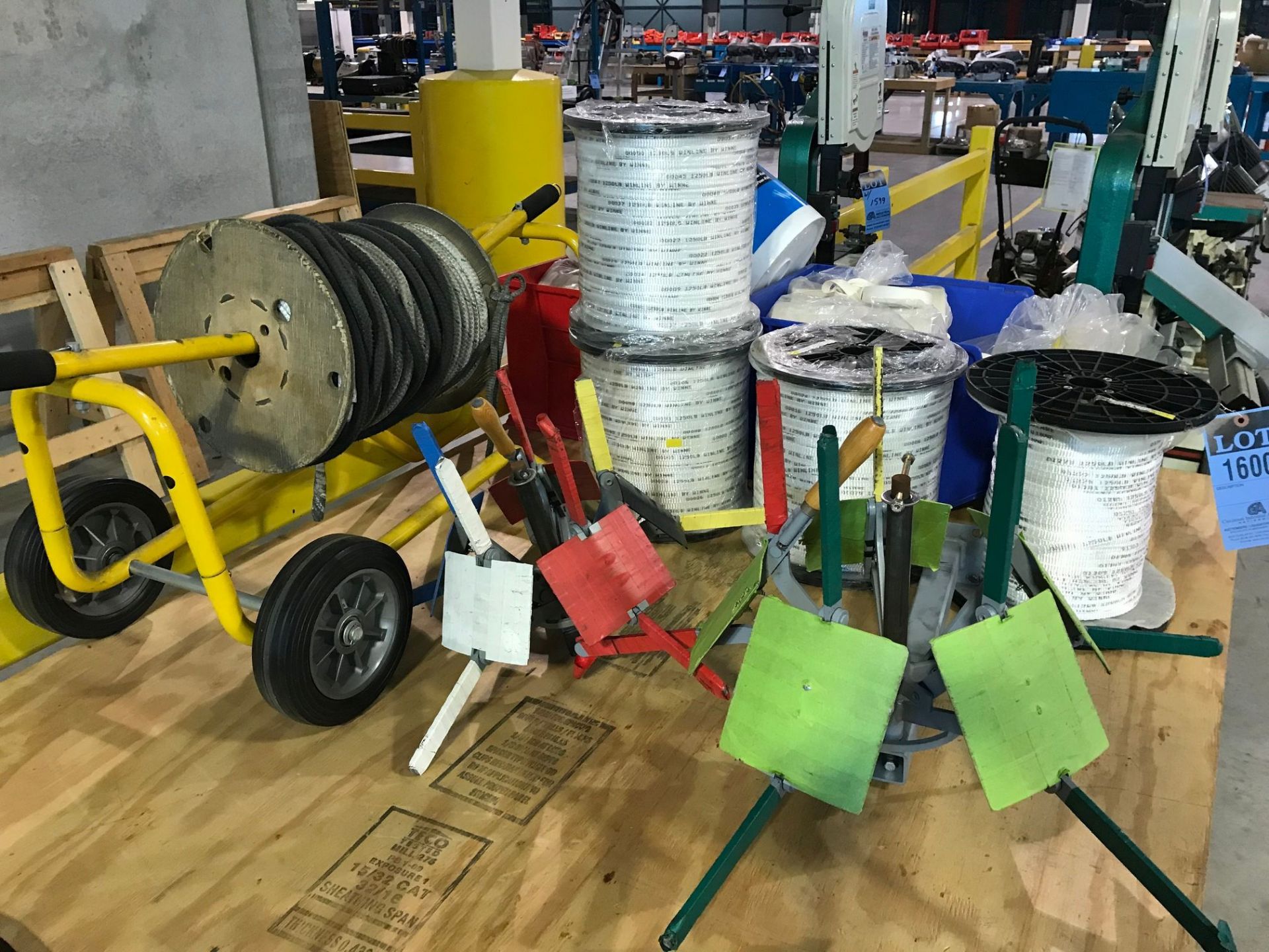 (LOT) WIRE PULLING ROPE AND REELS - Image 2 of 3