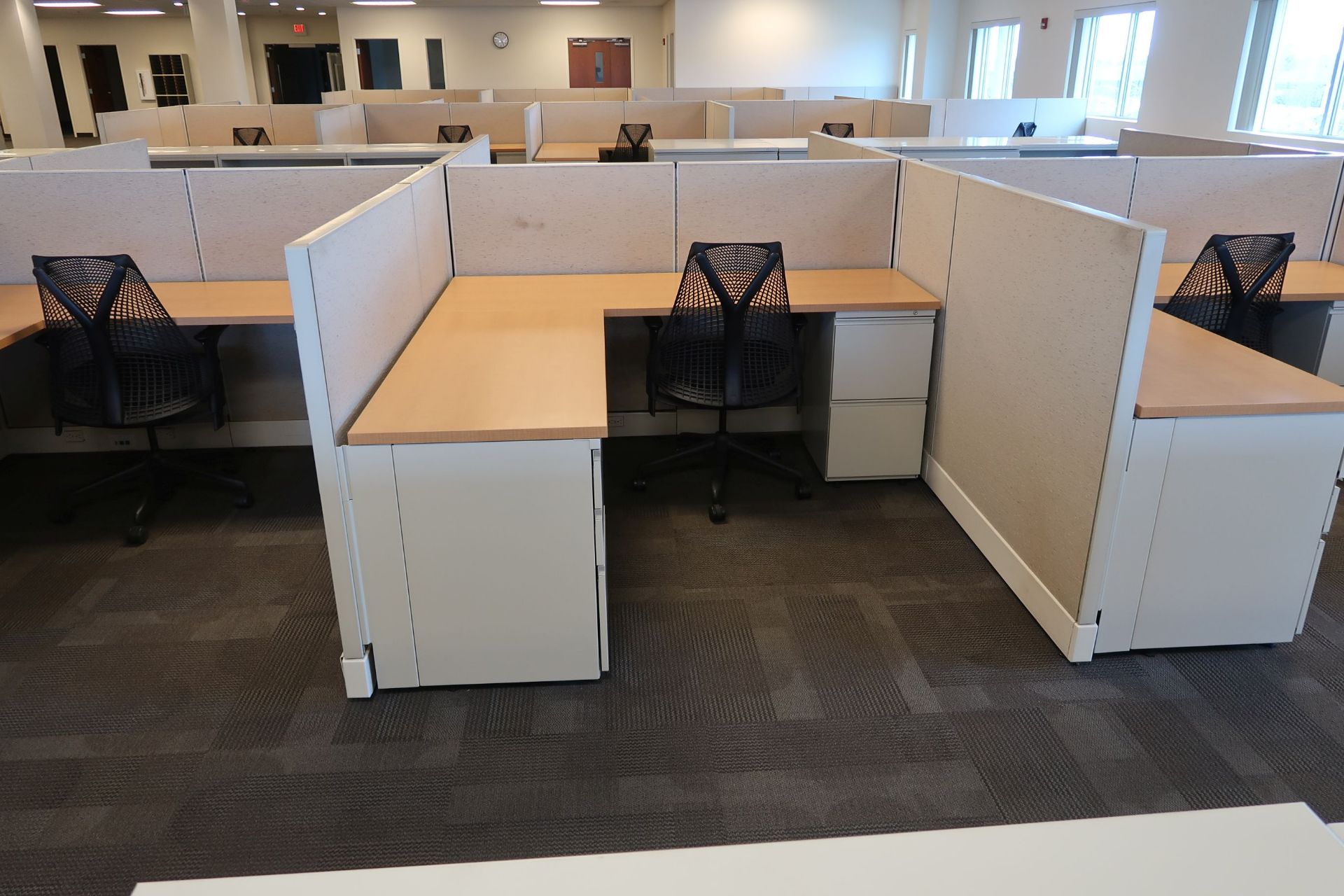 (LOT) 10-PERSON HERMAN MILLER CUBICLE SET 47" HIGH WALLS WITH CHAIRS - Image 9 of 11