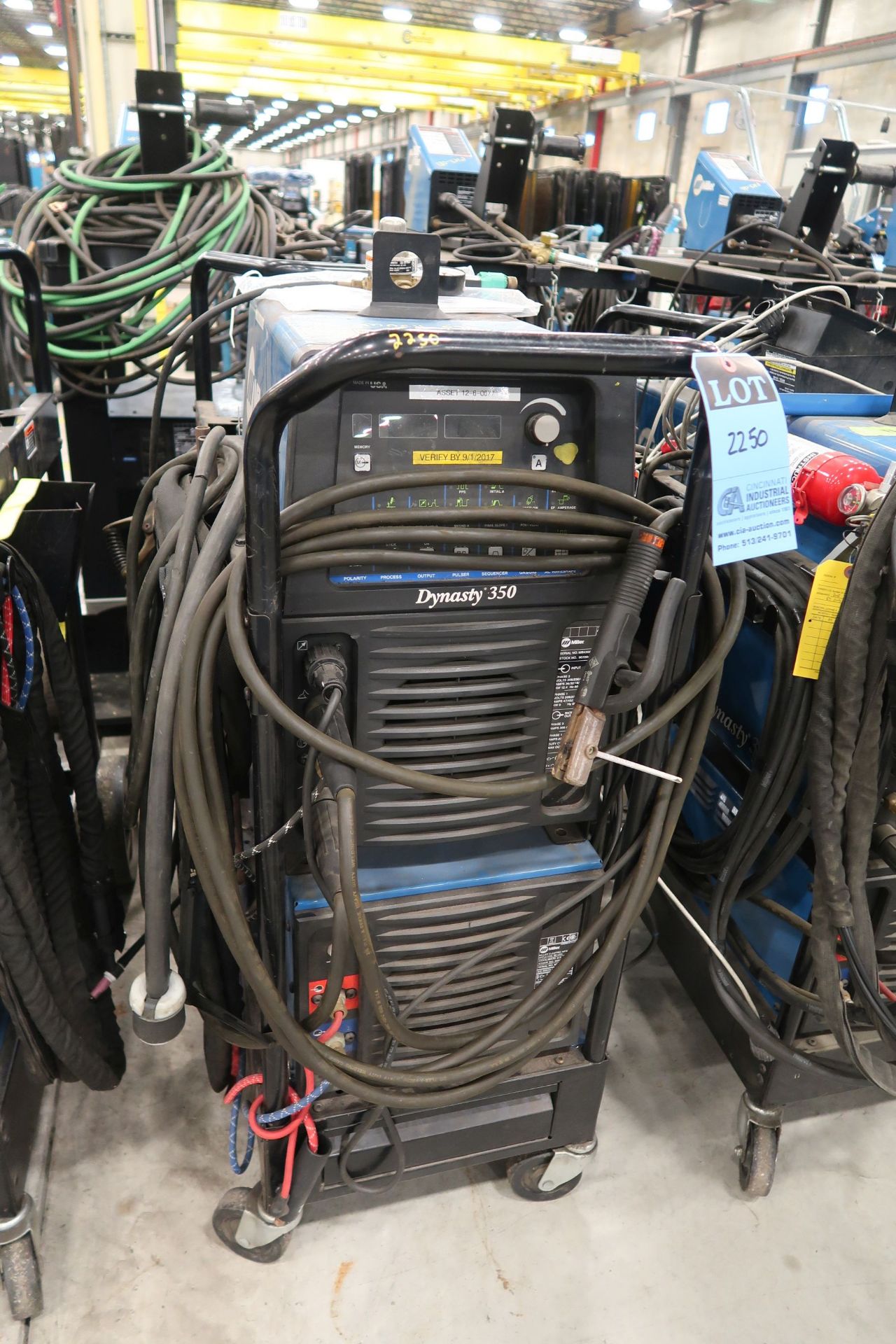 350 AMP MILLER DYNASTY 350 TIG WELDER WITH MILLER COOLMATE 3.5 COOLANT SYSTEM; FA 40004-10