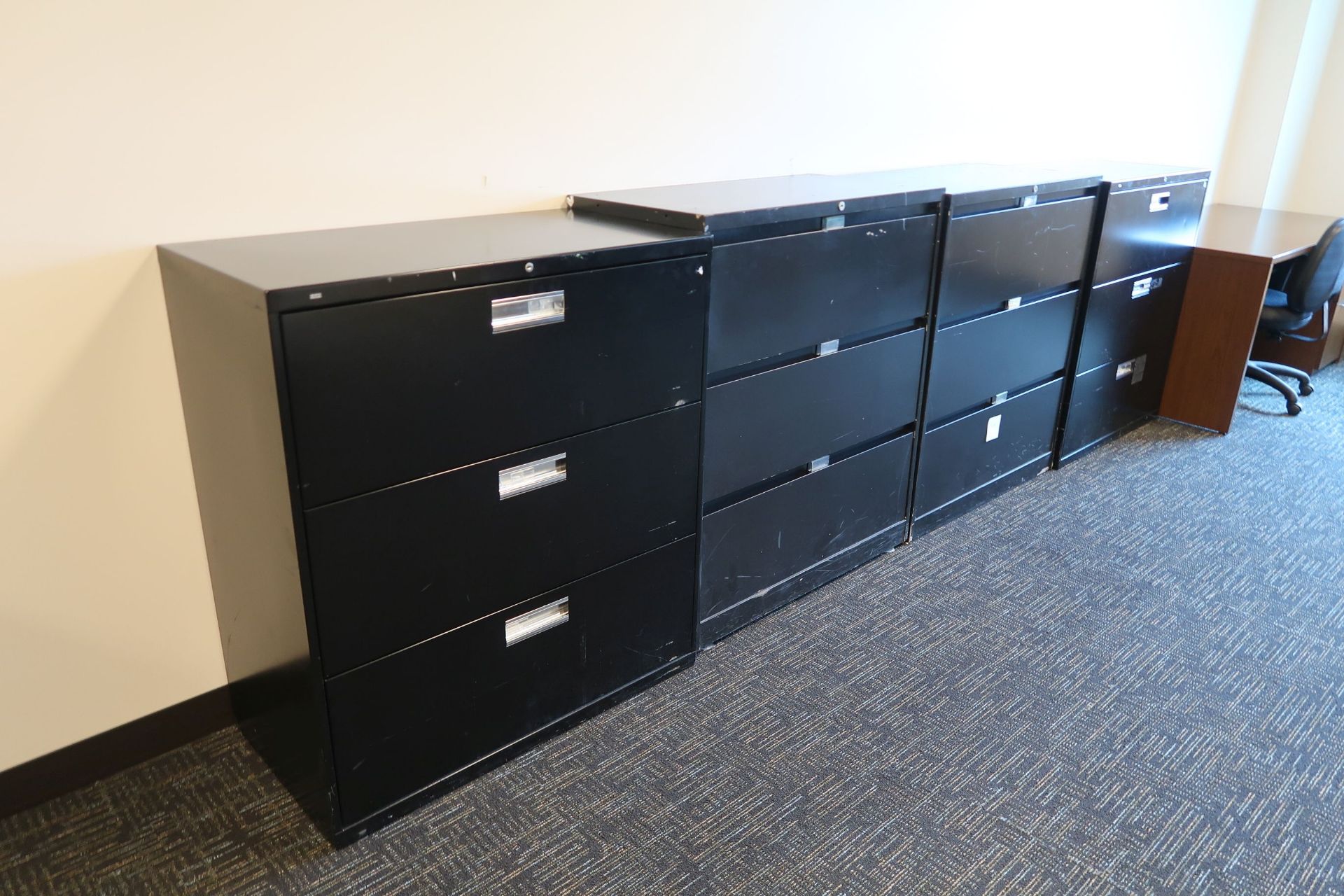 (LOT) CONTENTS OFFICE; (2) TABLES, (2) DESKS, (5) CHAIRS, (6) LATERAL FILES, BOOKCASE, SWINGLINE - Image 4 of 7