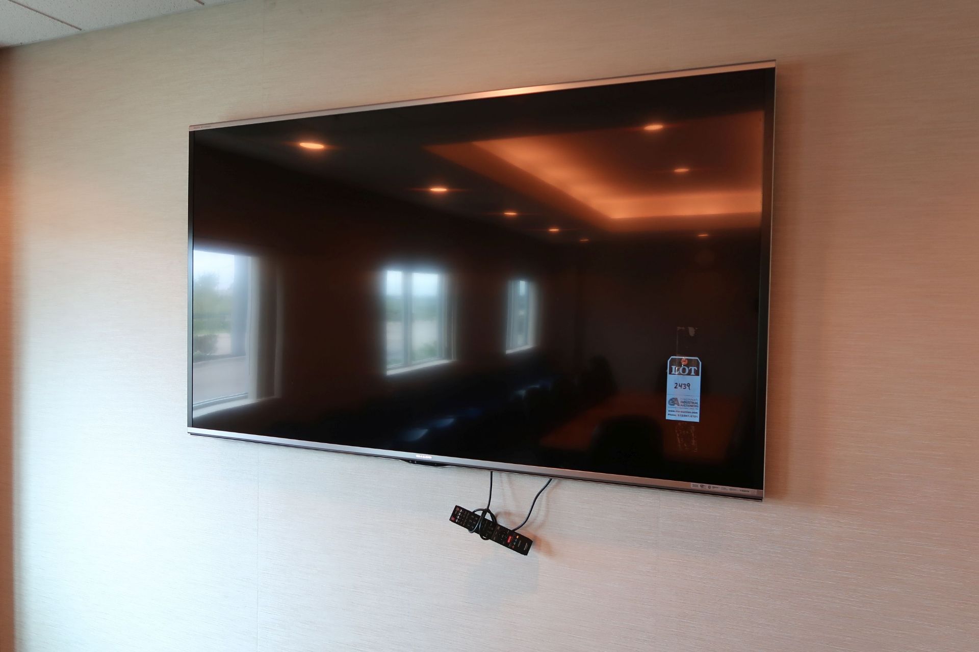 80" SHARP TV SET *LEAVE BRACKET*