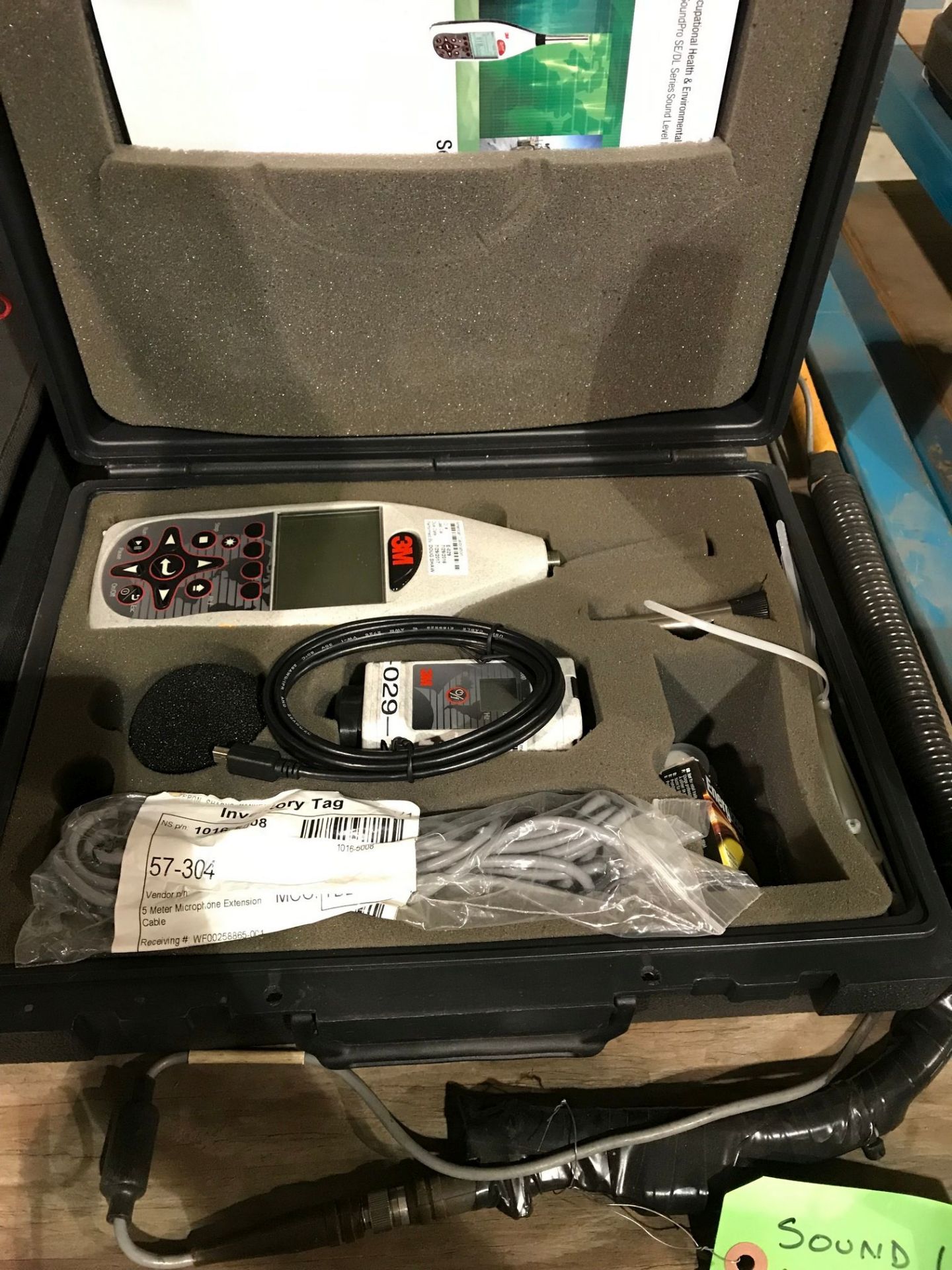 (LOT) ASSORTED METERS INCLUDING 3M SOUND PRO SOUND LEVEL METER (FA 60028), DWYER 485B DIGITAL - Image 4 of 13
