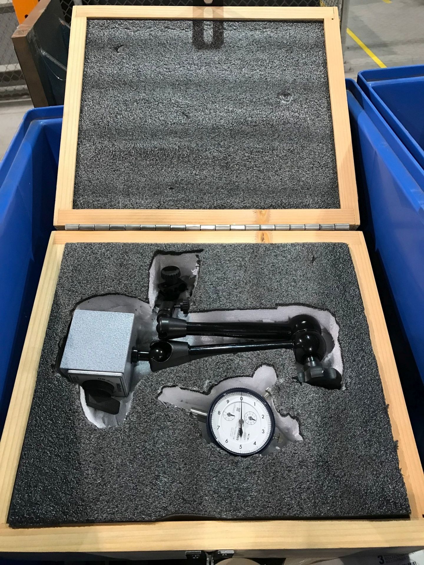 (LOT) CONTAINER OF ASSORTED INSPECTION ITEMS; MAGNETIC BASES WITH DIAL INDICATOR, GAGE BLOCK SET, - Image 3 of 4