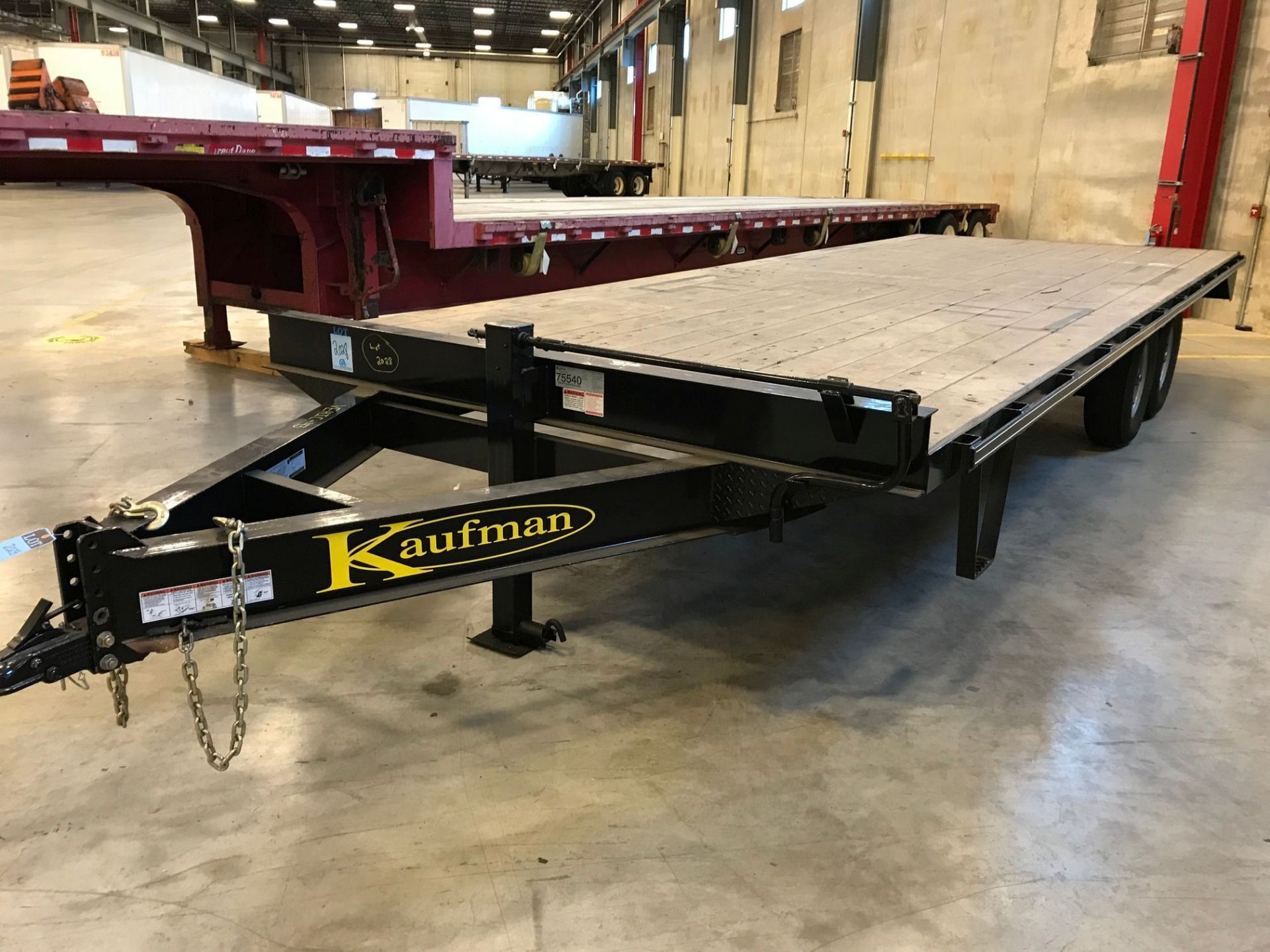 2014 - 22' KAUFMAN MODEL FP-7K-225 DUAL AXLE FLAT BED TRAILER; VIN 5SHFP2224FB000326; FA 70138 - Image 2 of 4