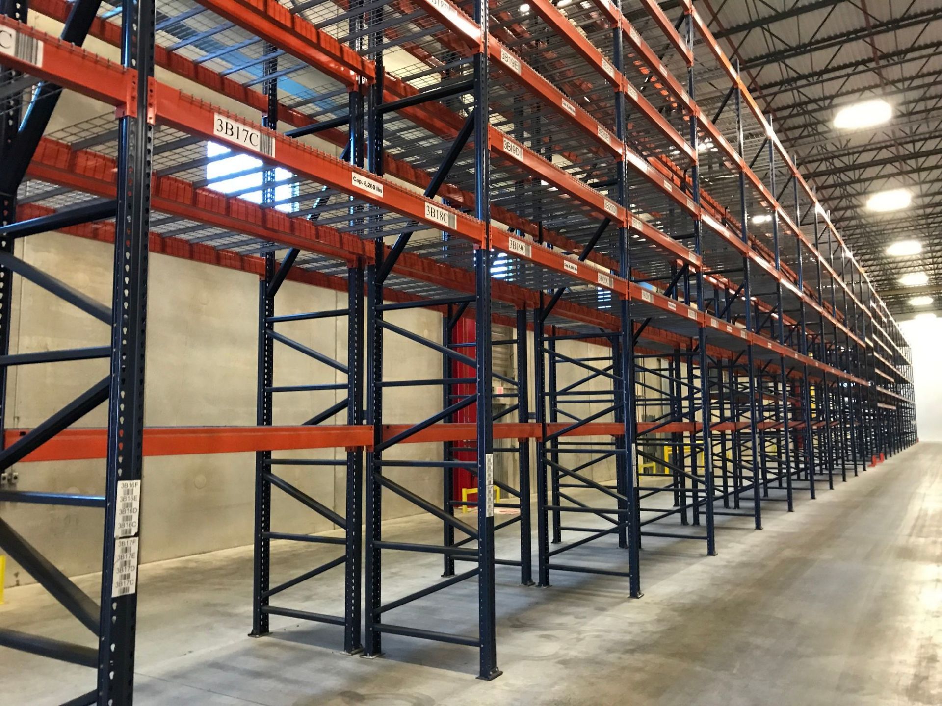 SECTIONS 108" LONG X 42" WIDE X 288" HIGH TEARDROP TYPE ADJUSTABLE BEAM PALLET RACK WITH WIRE - Image 3 of 7