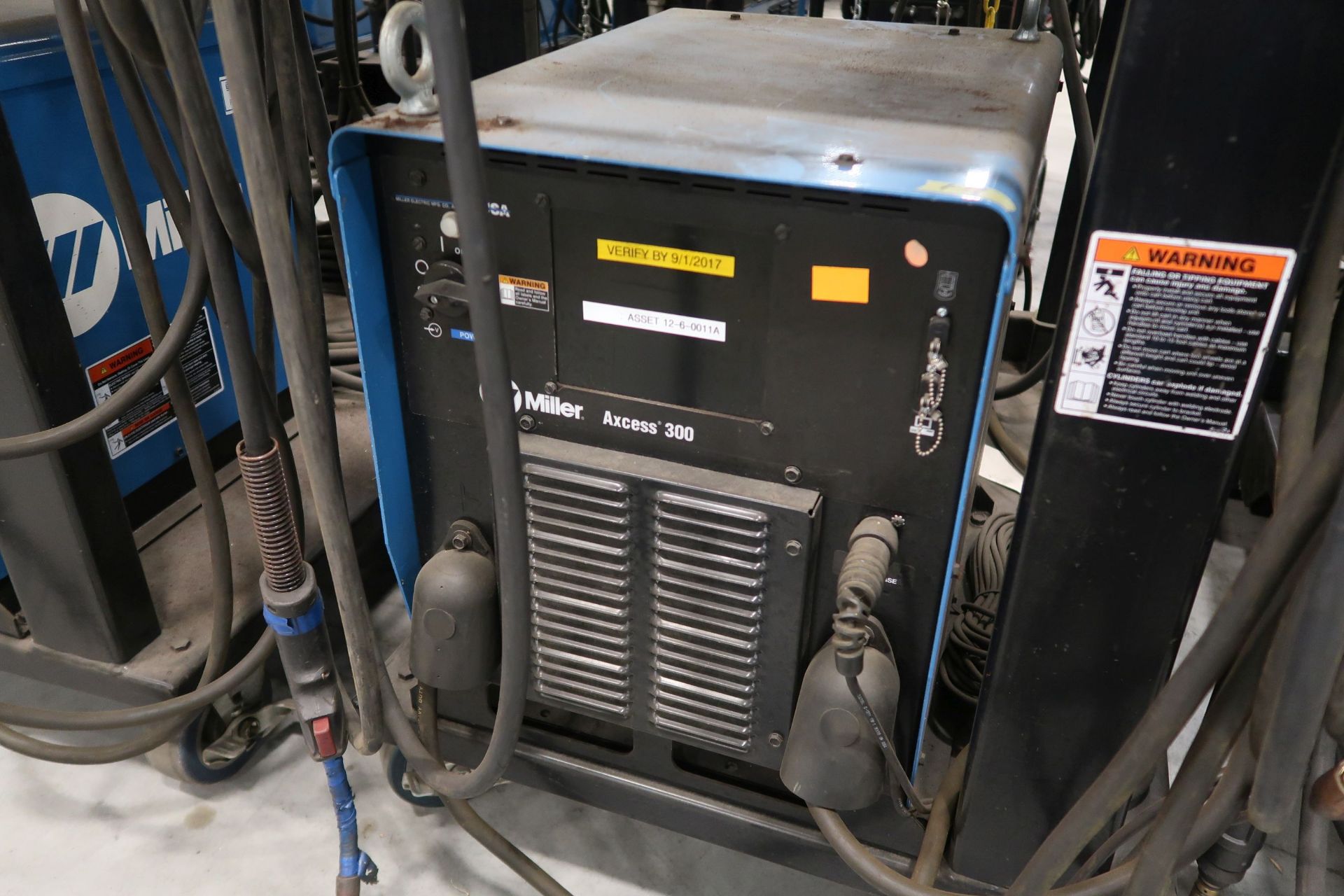 300 AMP MILLER AXCESS 300 MIG WELDER WITH MILLER AXCESS 40V WIRE FEEDER; FA 40003-06 - Image 2 of 4