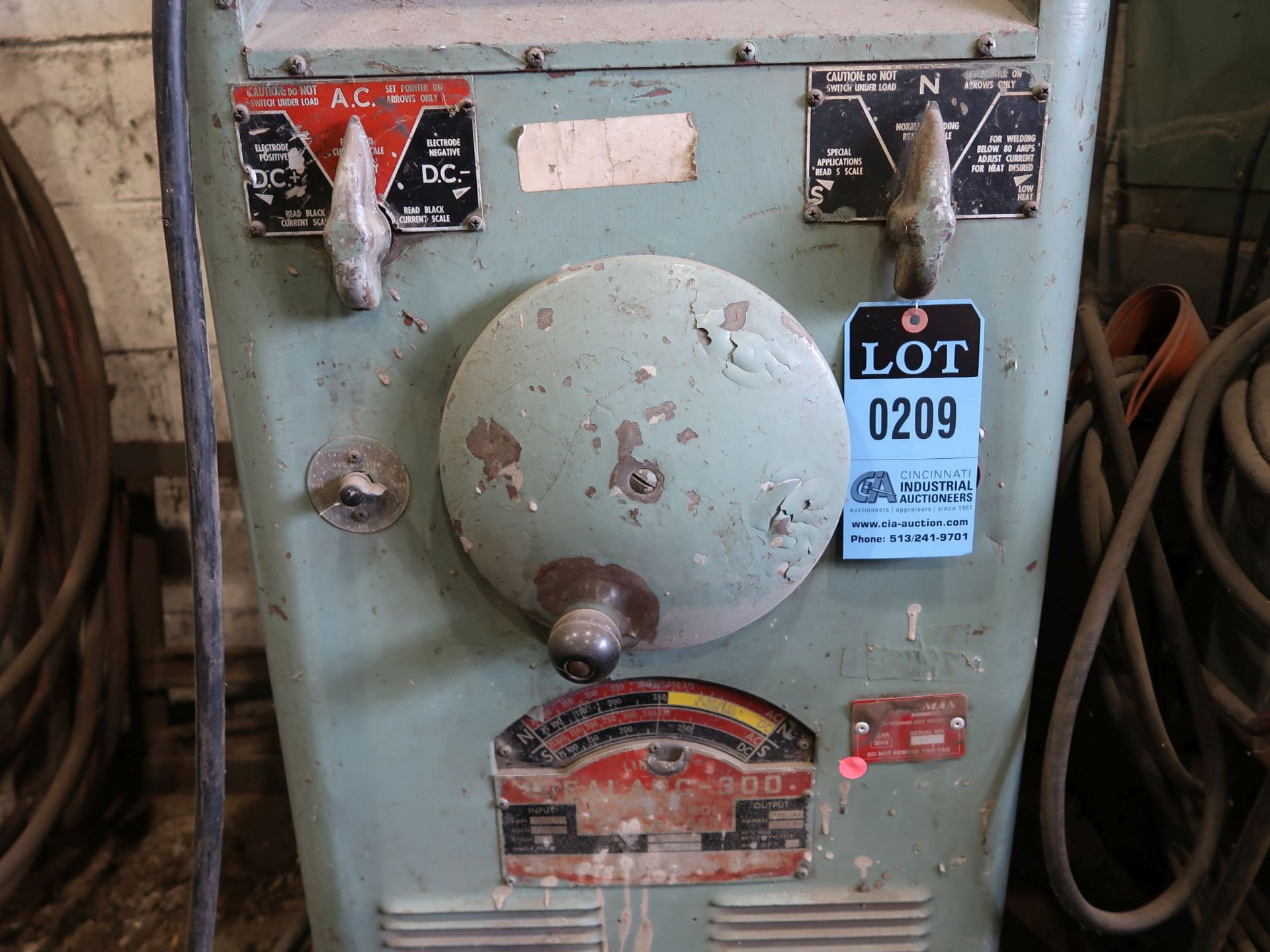 LINCOLN MODEL 300 WELDING POWER SUPPLY - Image 2 of 3