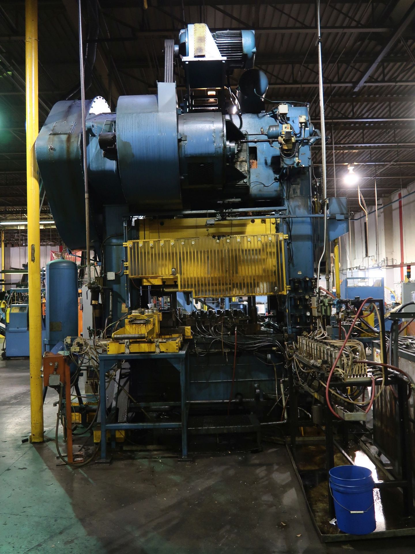 300 TON VERSON MODEL C2-300-72-72T SSDC PRESS; S/N 25308, 10" STROKE, 20-40 SPM, 24" SHUT HEIGHT, - Image 3 of 12