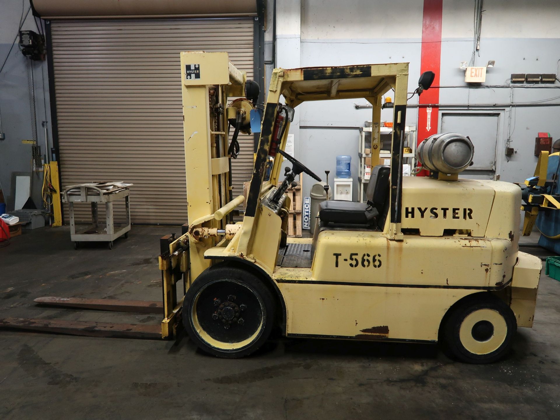 12,500 LB. HYSTER MODEL S125A LP GAS SOLID TIRE LIFT TRUCK; S/N A024D05055D, 2-STAGE MAST, 89" - Image 8 of 11