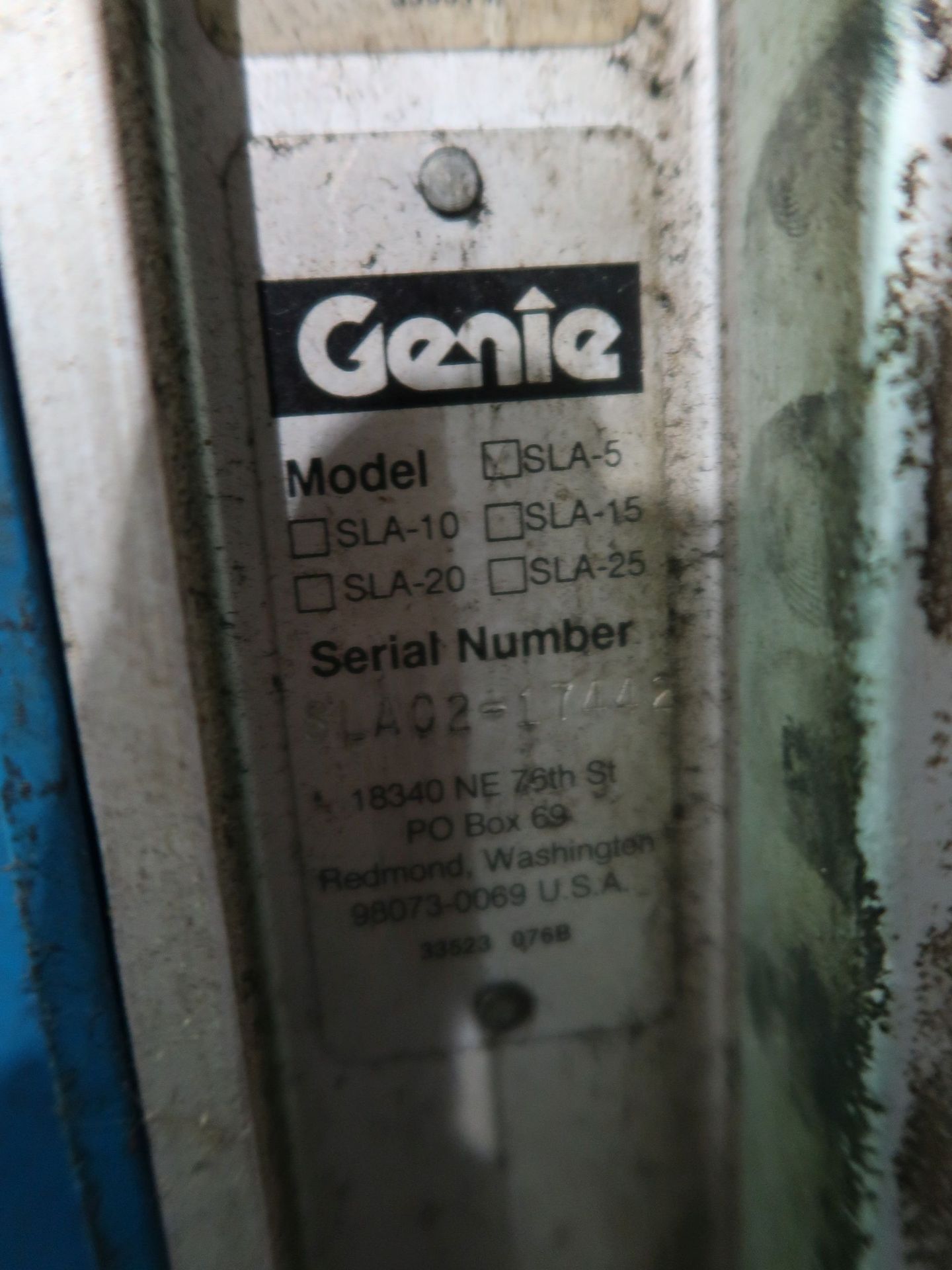 1,000 LB. GENIE MODEL SLA-5 PORTABLE MANUAL MATERIAL LIFT; S/N SLA02-17442 - Image 3 of 3