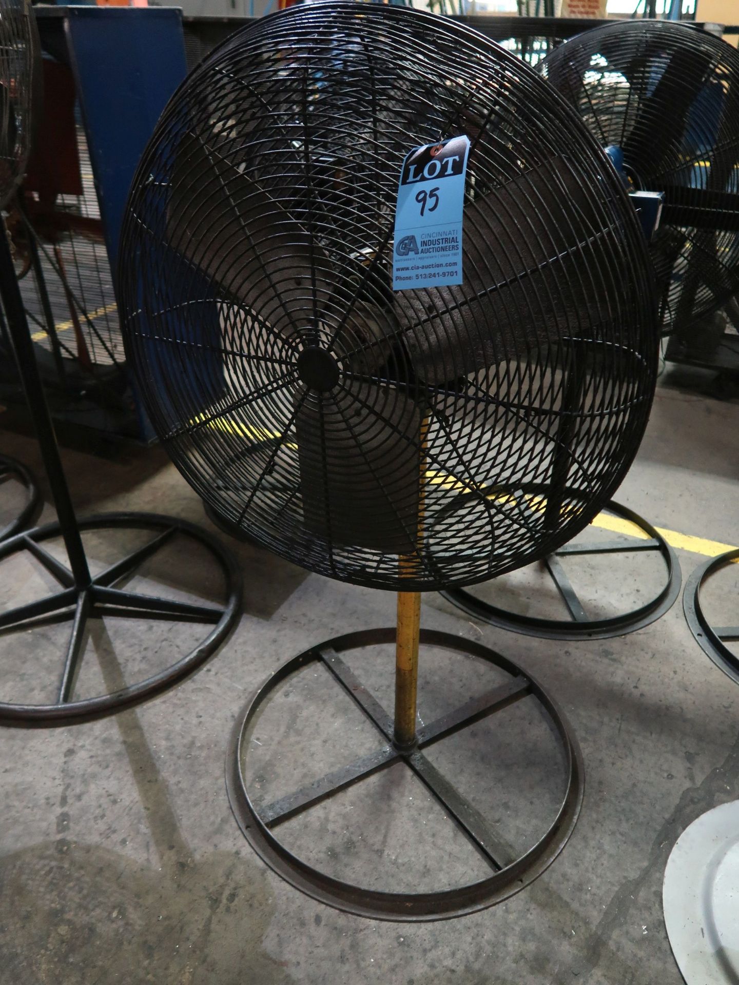 28" DIAMETER PEDESTAL AIR CIRCULATOR