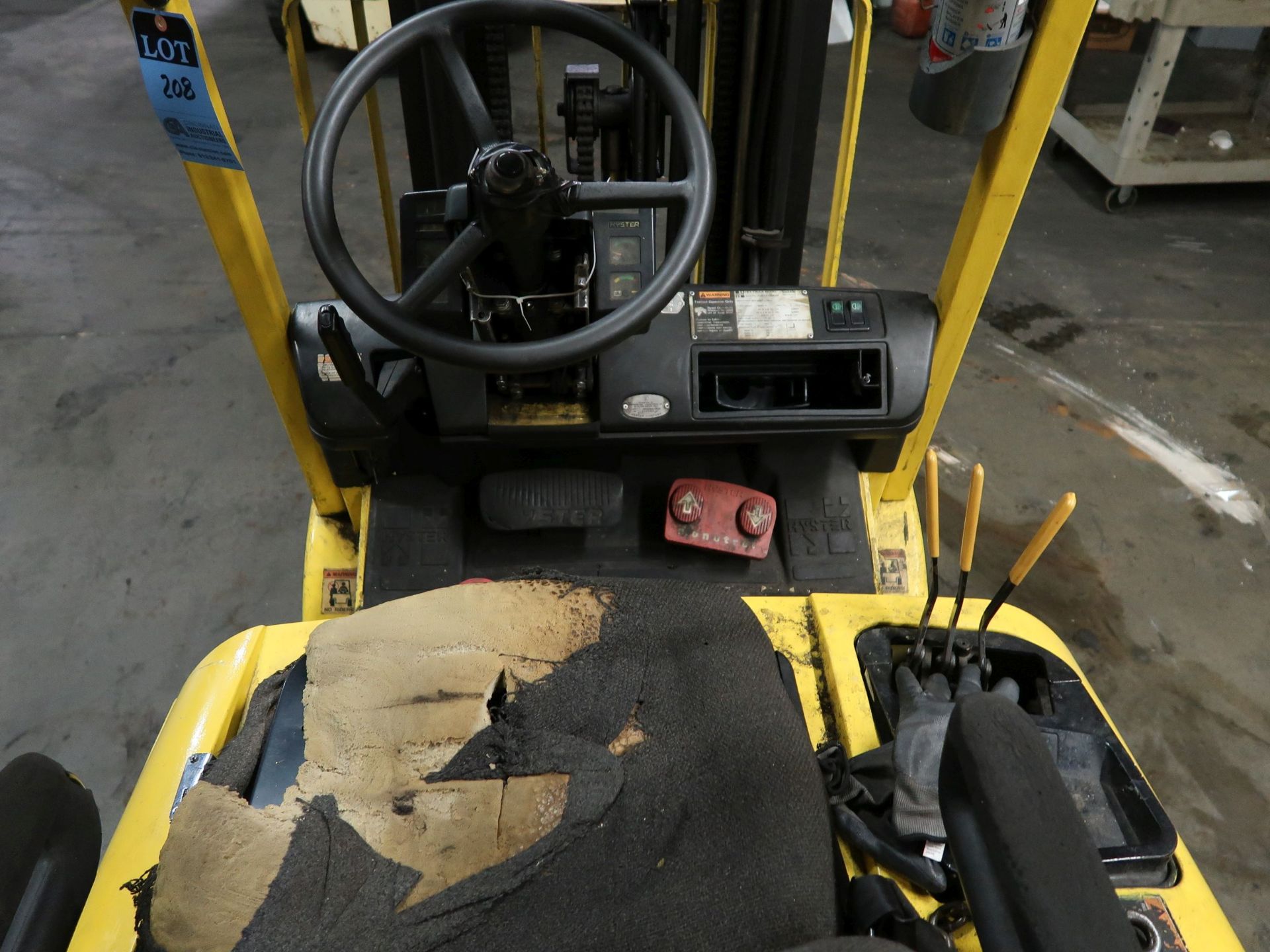 5,000 LB. HYSTER MODEL S50XM LP GAS SOLID TIRE LIFT TRUCK; S/N D187V15809W, 3-STAGE MAST, 81" MAST - Image 9 of 11