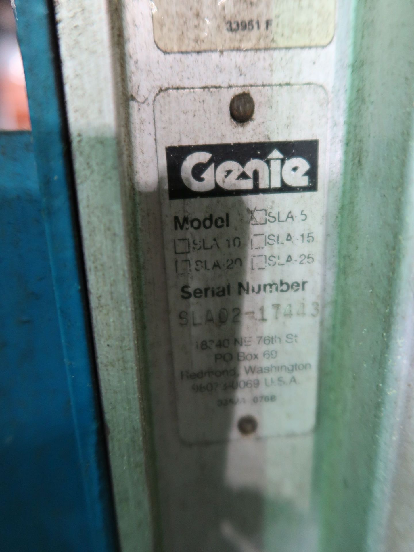 1,000 LB. GENIE MODEL SLA-5 PORTABLE MANUAL MATERIAL LIFT; S/N SLA02-17443 - Image 3 of 3