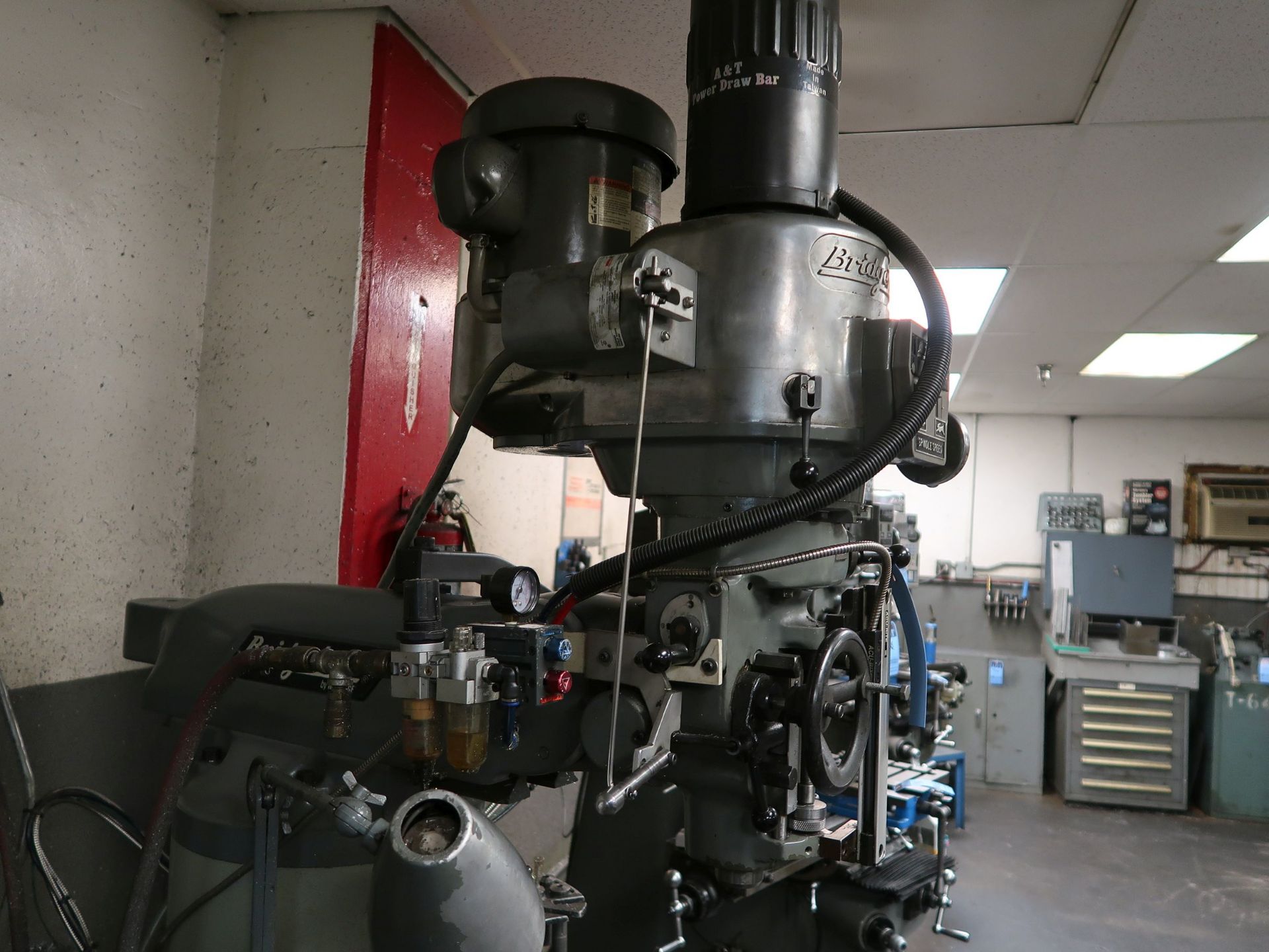 2 HP BRIDGEPORT VERTICAL MILLING MACHINE; S/N HDNG0114, SPINDLE SEEP 60-4,200 RPM, 9" X 42" POWER - Image 4 of 7