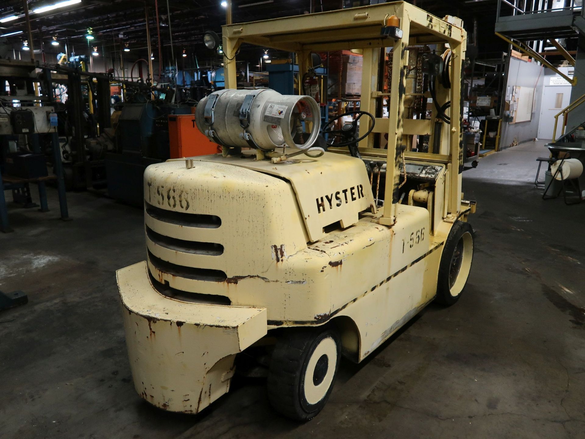 12,500 LB. HYSTER MODEL S125A LP GAS SOLID TIRE LIFT TRUCK; S/N A024D05055D, 2-STAGE MAST, 89" - Image 5 of 11