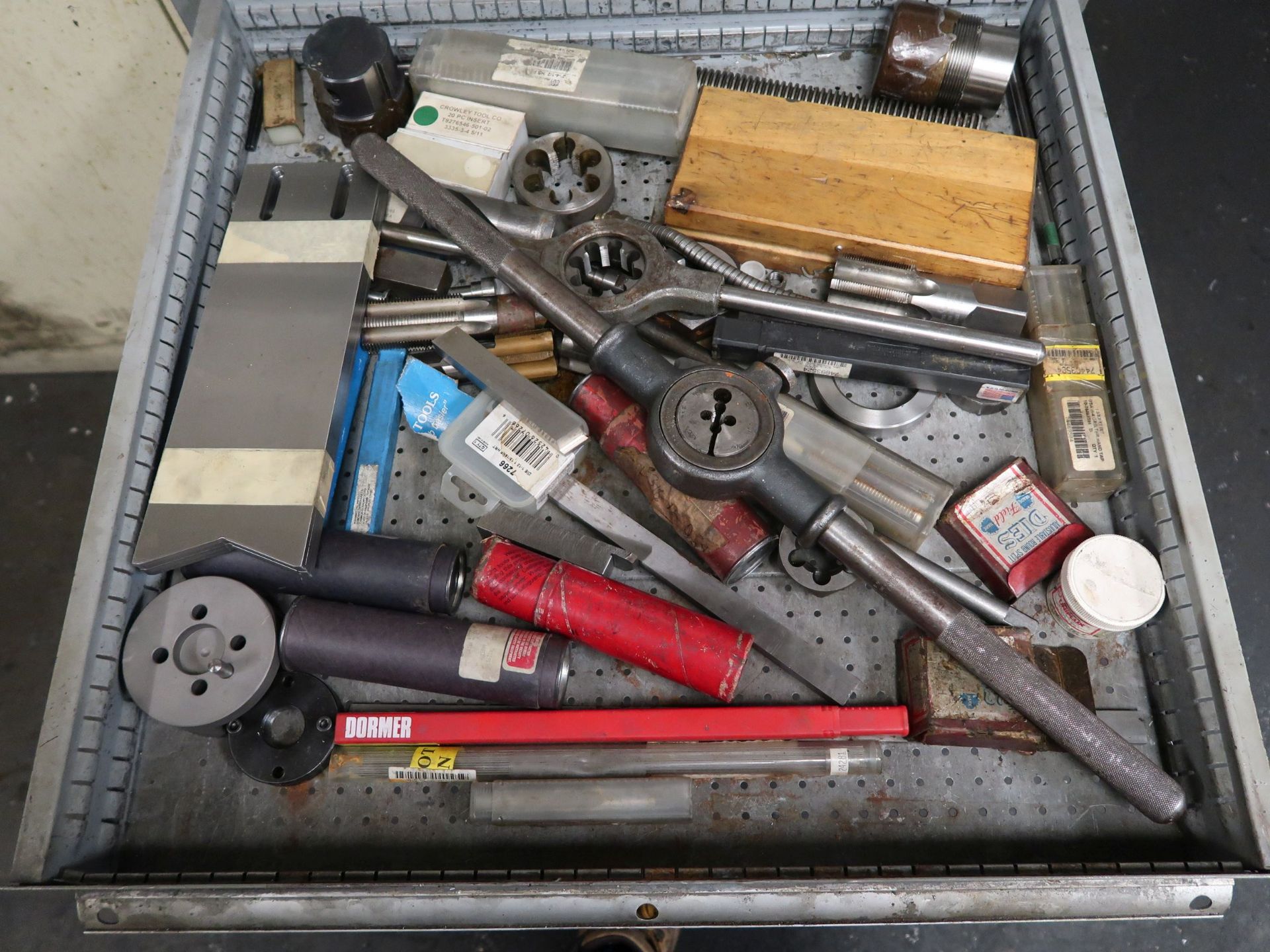 9-DRAWER CABINET WITH CONTENTS - Image 4 of 4