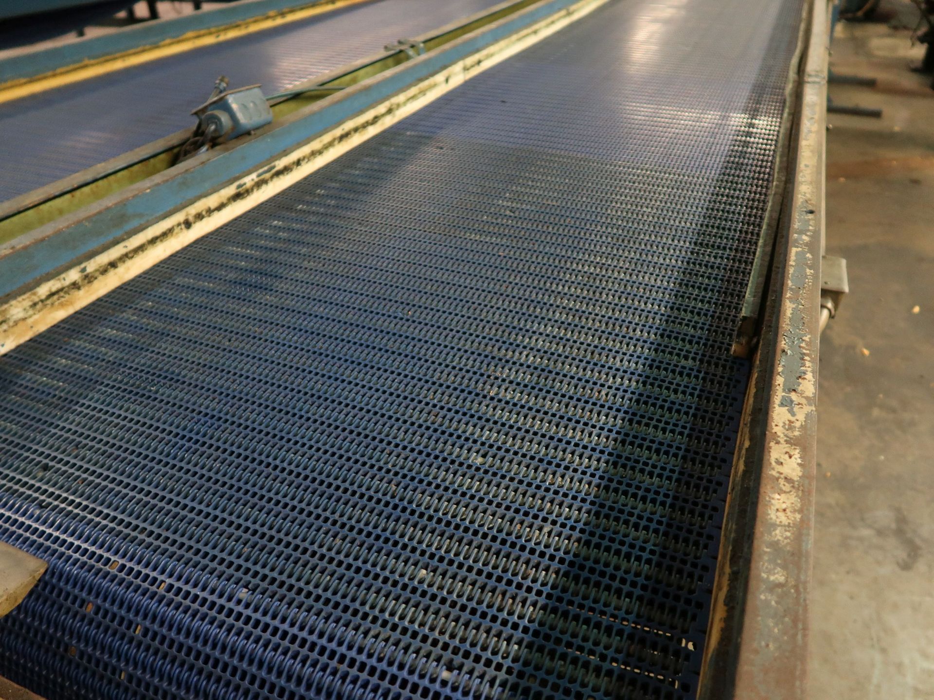 (2) 24" WIDE X 19' LONG AND (1) 4" WIDE X 60" DORNER BELT CONVEYORS - Image 3 of 4