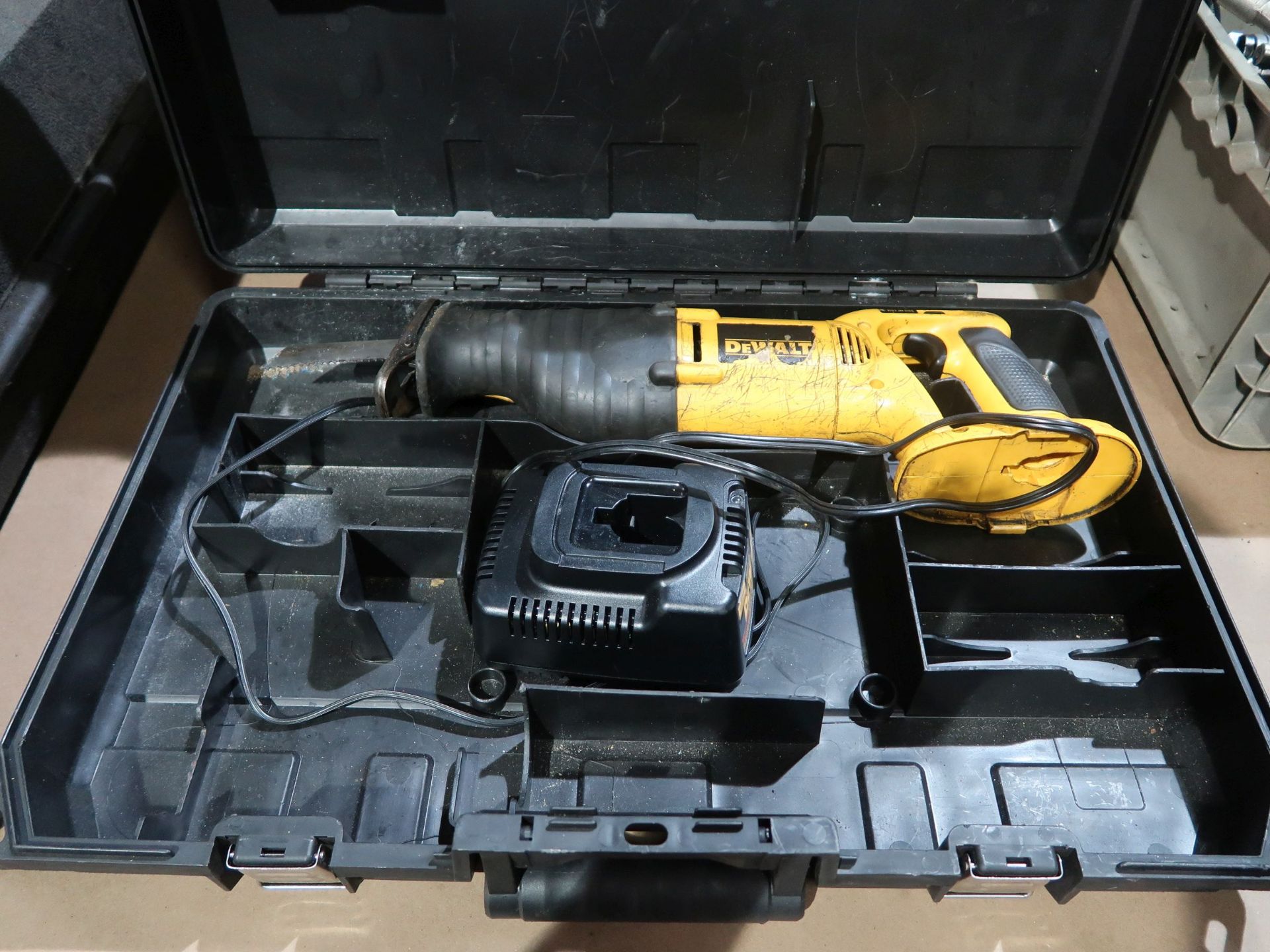 DEWALT CORDLESS SAWZALL