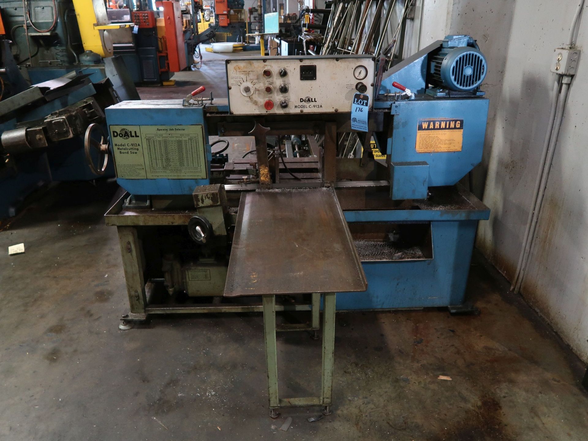 9" X 16" DOALL MODEL C-916A HORIZONTAL BAND SAW; S/N 368-81447