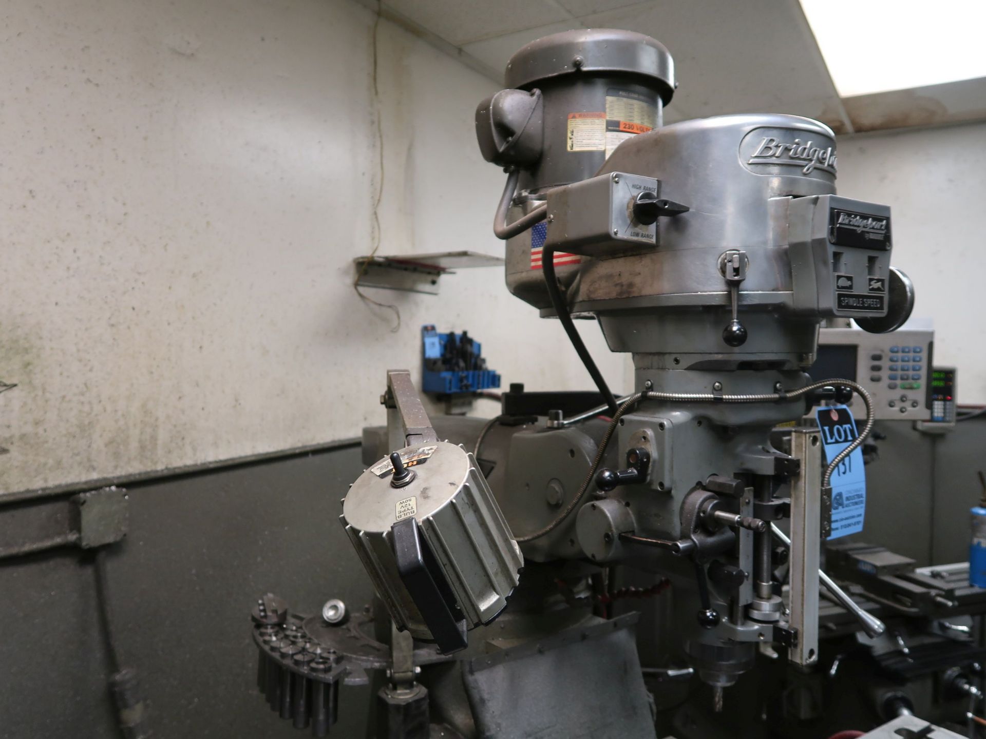 2 HP BRIDGEPORT VERTICAL MILLING MACHINE; S/N HDNG3171, SPINDLE SPEED 60-4,200 RPM, 9" X 42" POWER - Image 4 of 7