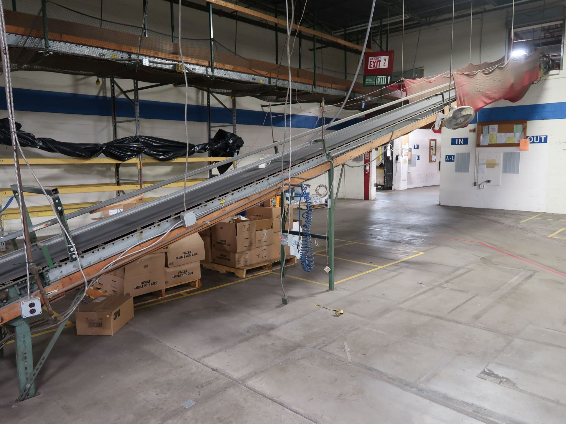 (LOT) CONVEYOR INLCUDING; (3) 30" X 120", (16) 18" X 120", (1) 18" X 60" ELECTRIC BELT CONVEYOR, (5)