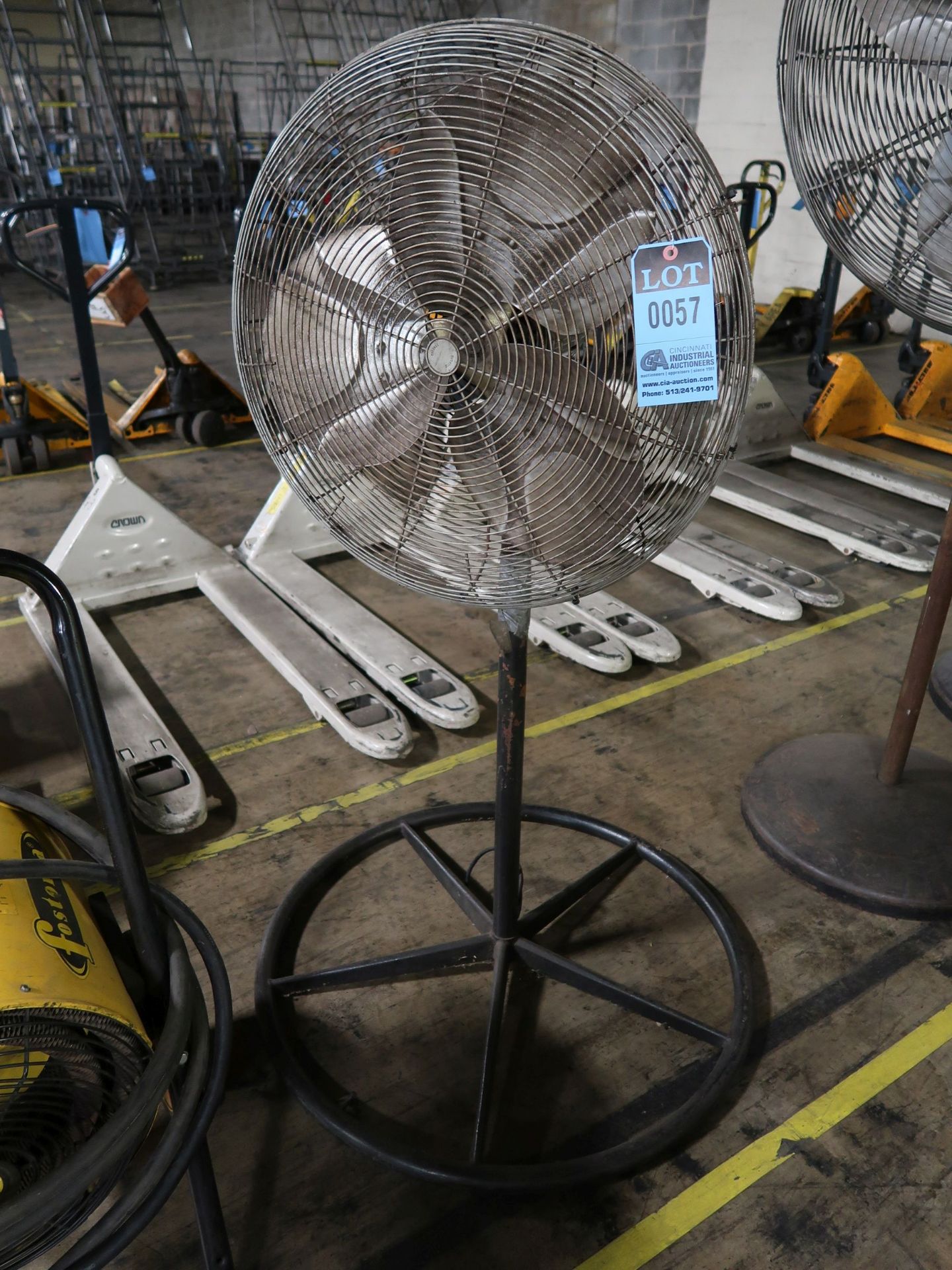 24" DIA. PEDESTAL AIR CIRCULATOR