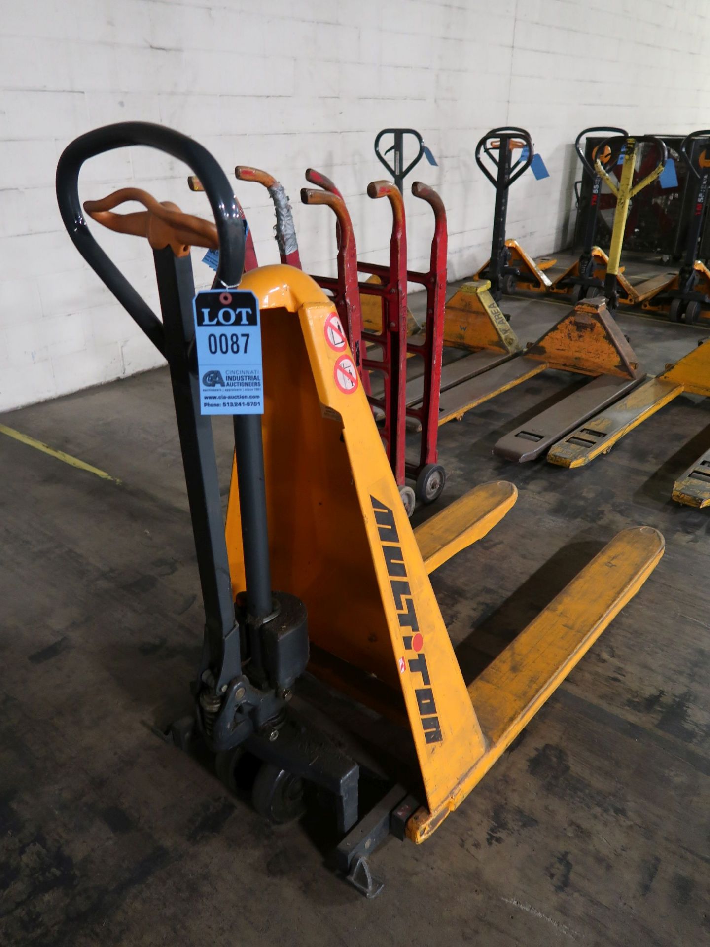 3,000 LB. MULTITON PORTABLE HYDRAULIUC SCISSOR / PALLET TRUCK