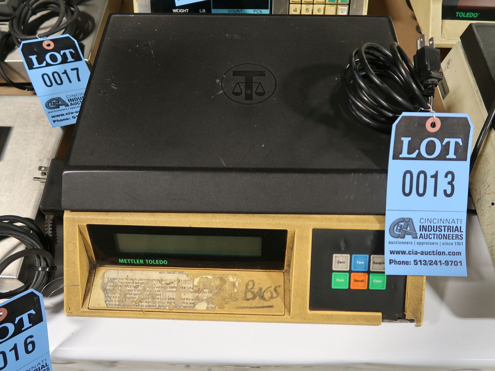 100 LB. TOLEDO DIGITAL COUNTING SCALE