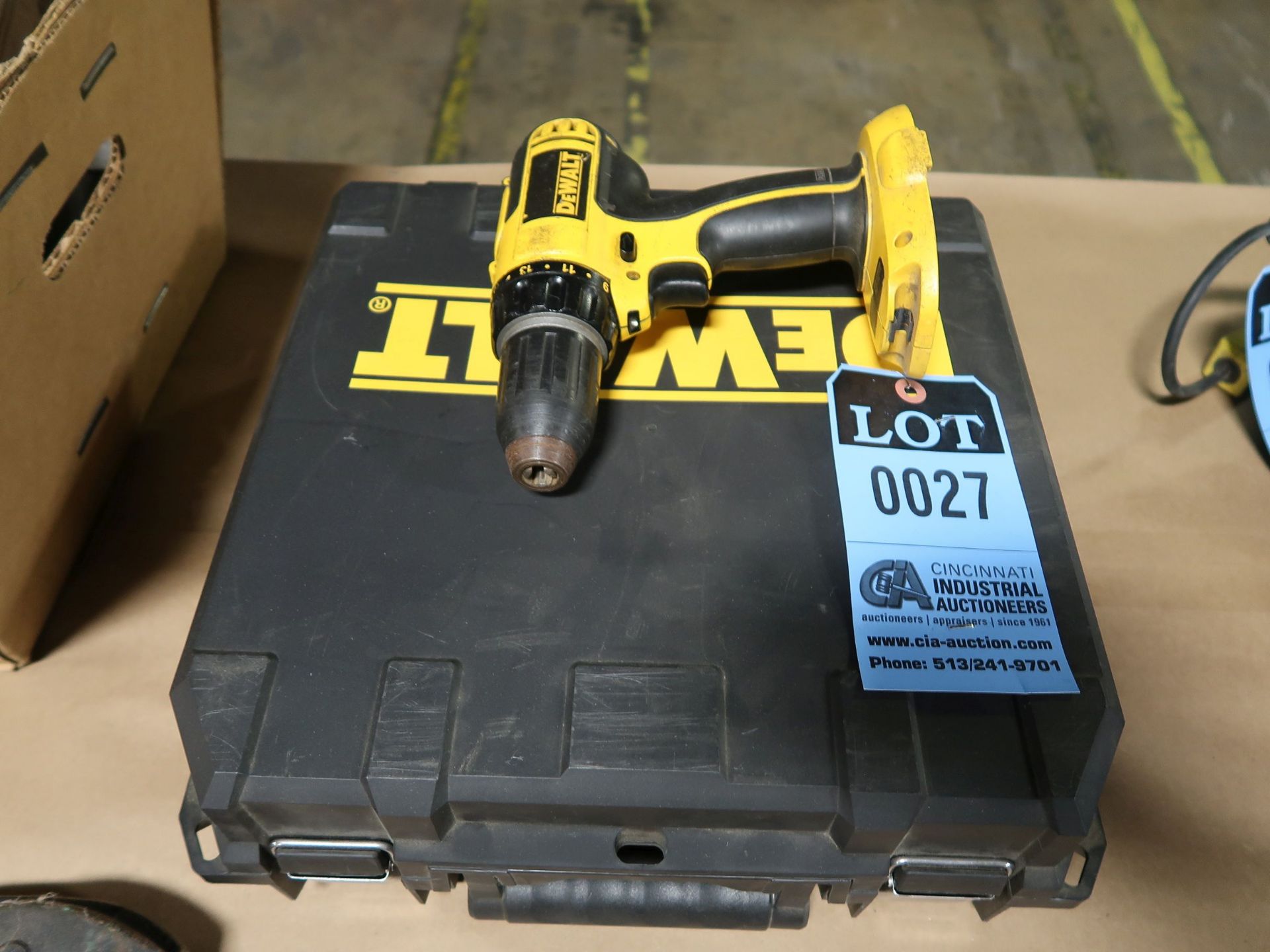 DEWALT CORDLESS DRILL SET