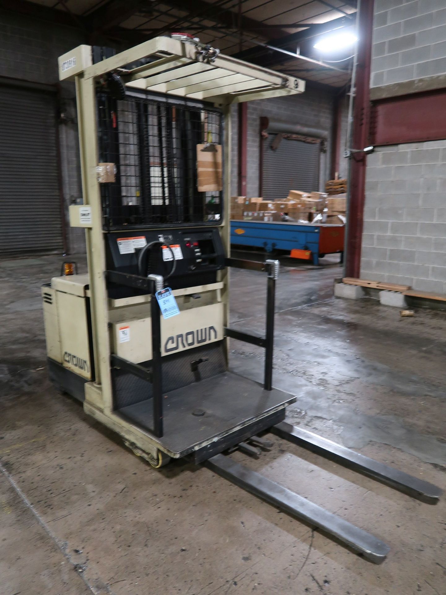 3,000 LB. CROWN MODEL SP36 ELECTRIC ORDER PICKER; S/N 1A232048, 210" LIFT HEIGHT, 7,265 HOURS, W/