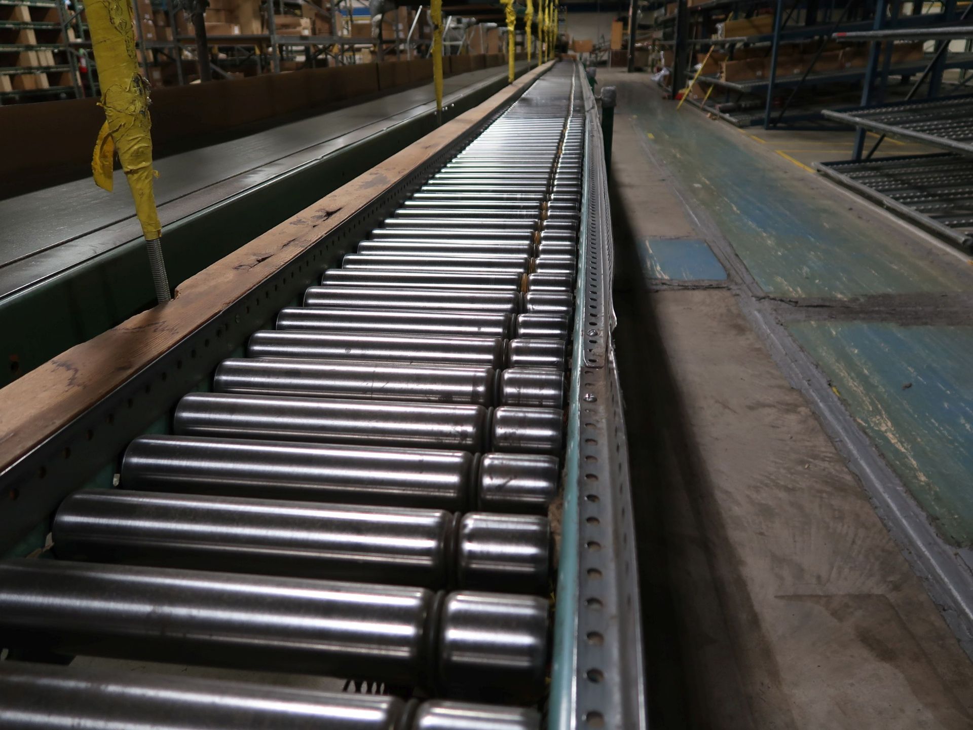 (LOT) CONVEYOR INCLUDING; (1) 36" X 120", (1) 18" X 120", (7) 16" X 120" ELECTRIC ROLLER - Image 5 of 5