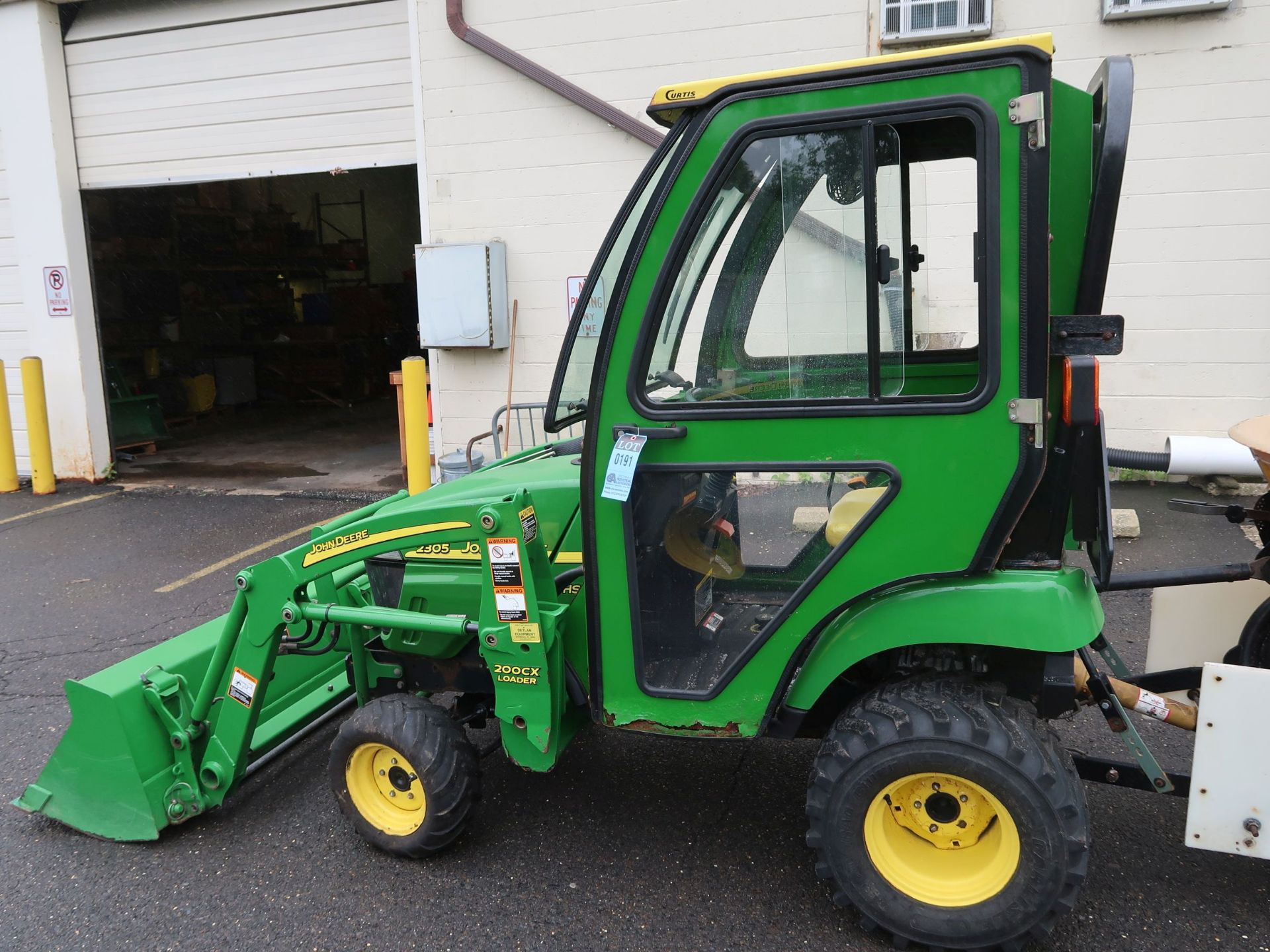 JOHN DEERE MODEL 2305 TRACTOR W/ 50" HYDRAULIC BUCKET & COUNTER WEIGHT; S/N 205520, 290 HOURS - Image 7 of 13