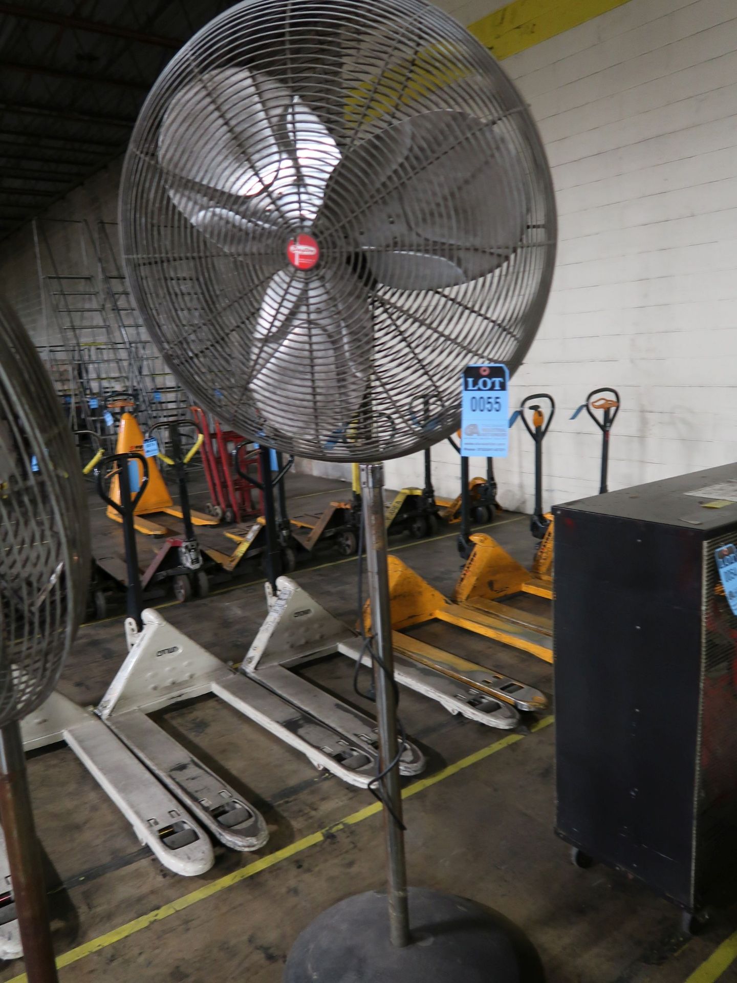 28" DIA. PEDESTAL AIR CIRCULATOR