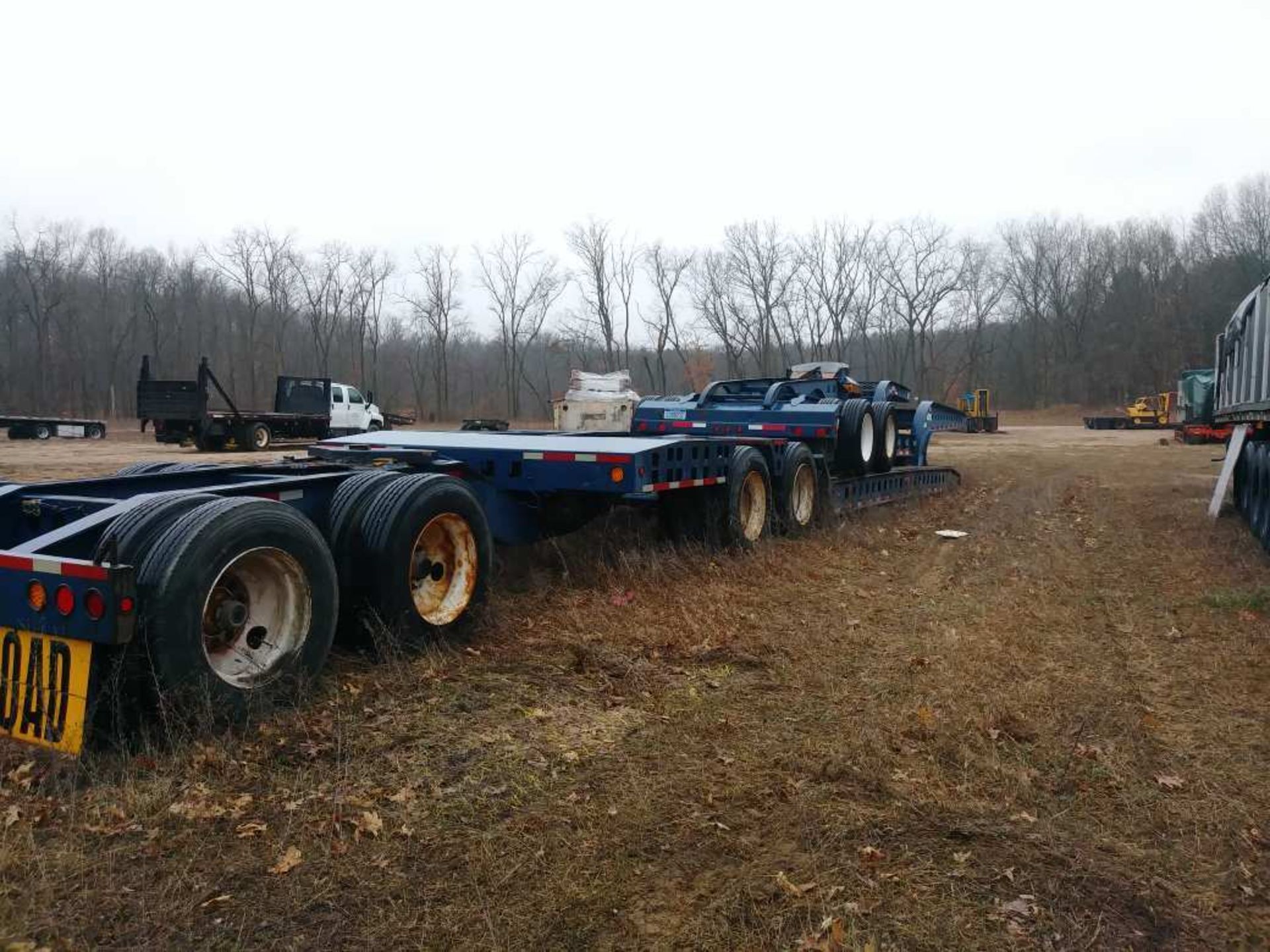 **1968 - 75 TON PEERLESS DETACHABLE GOOSENECK LOWBOY TRAILER W/ (2) JEEPS; VIN #687249 (REBUILT 2010 - Image 2 of 4