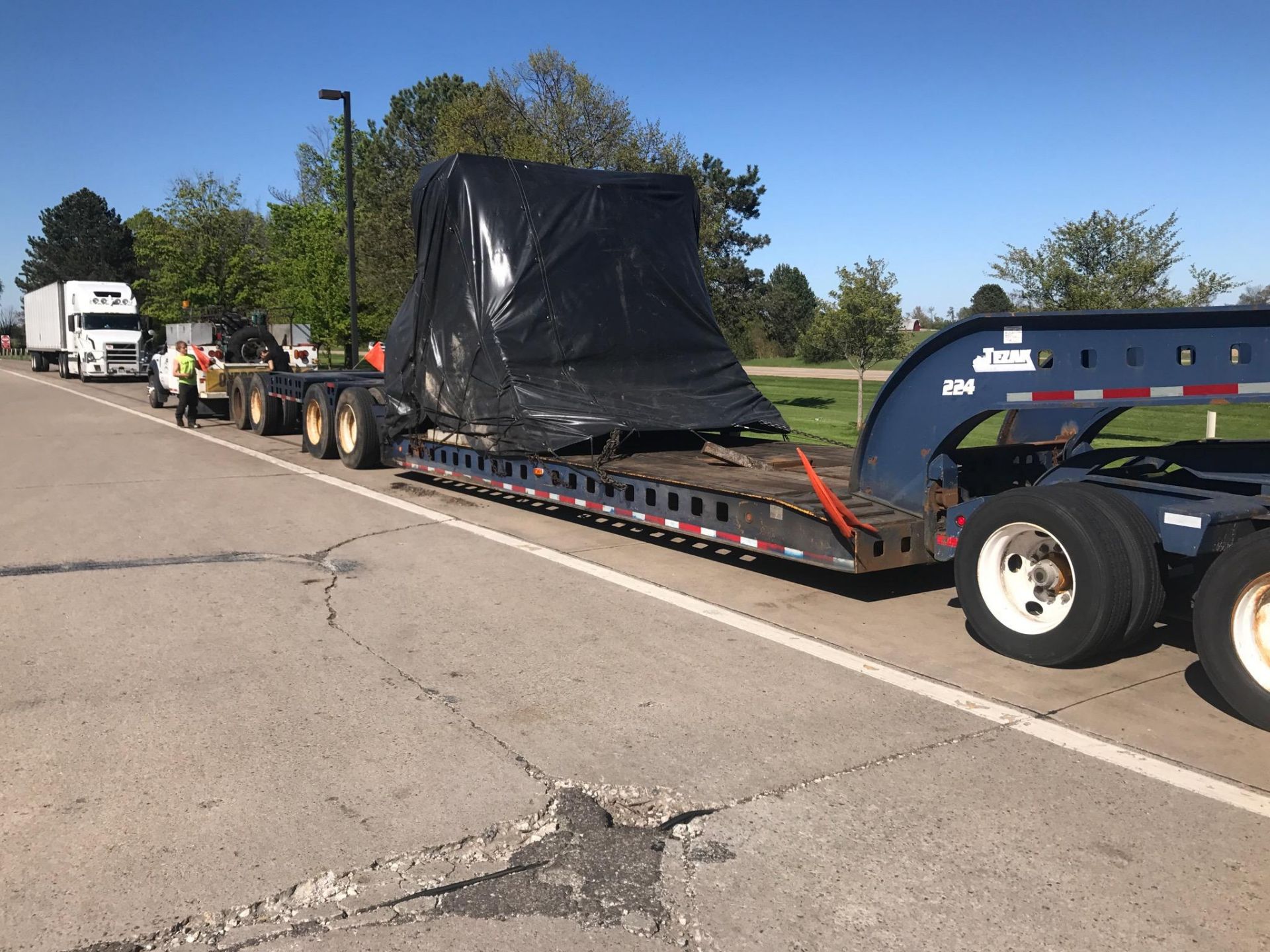 **1968 - 75 TON PEERLESS DETACHABLE GOOSENECK LOWBOY TRAILER W/ (2) JEEPS; VIN #687249 (REBUILT 2010 - Image 4 of 4