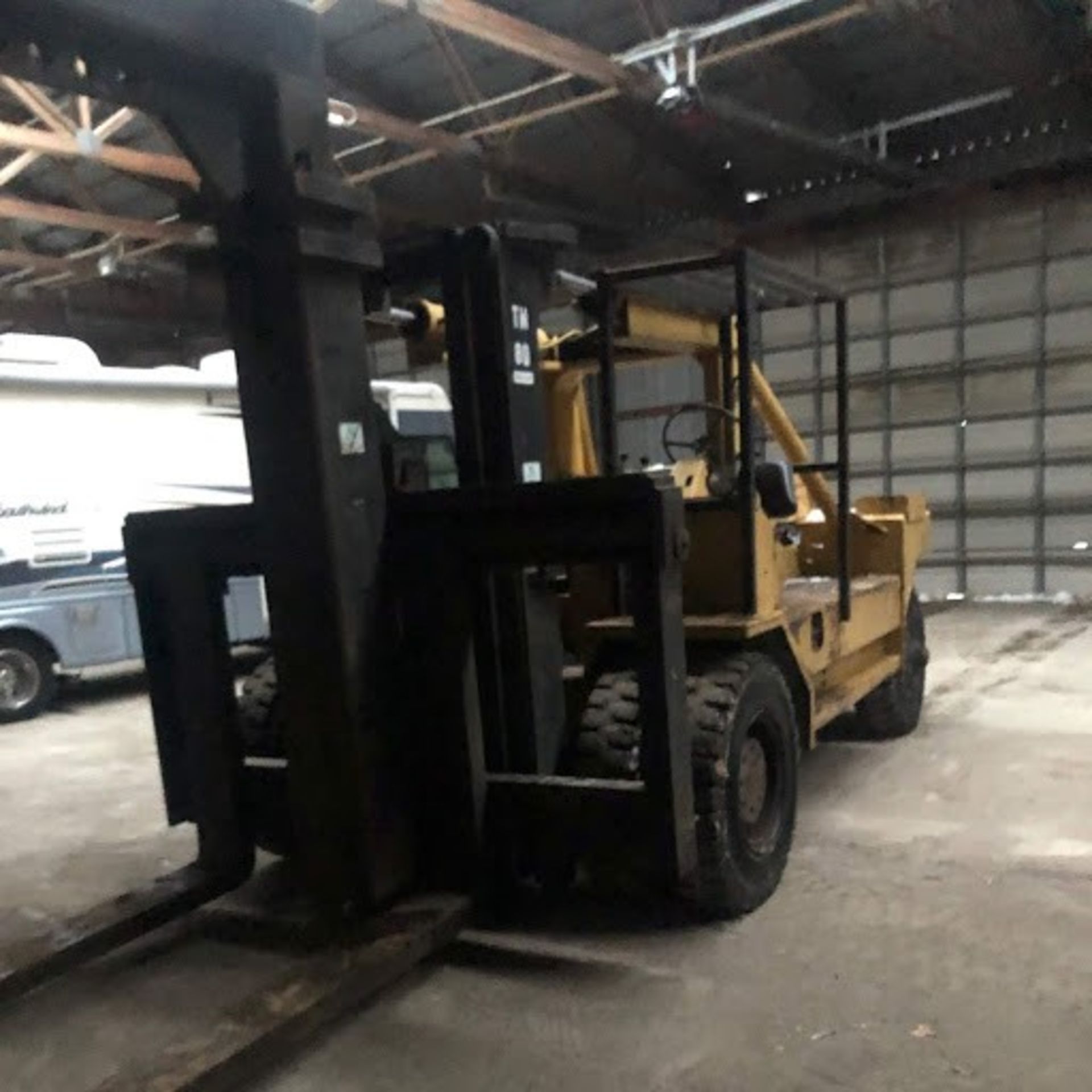 **80,000 LB. BRISTLE MODEL RS80 RIGGERS SPECIAL DIESEL DUALLY PNEUMATIC TIRE LIFT TRUCK; S/N 102415 - Image 6 of 9