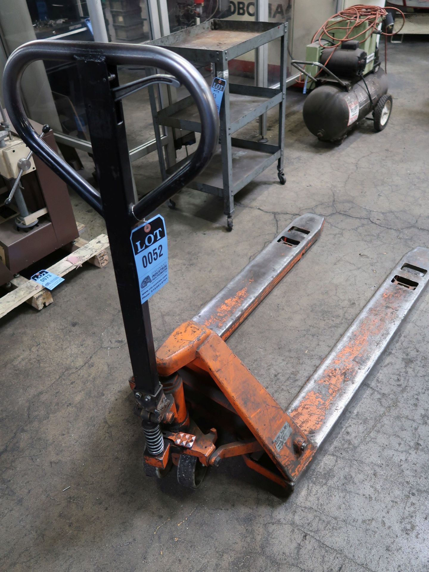 5,500 LB. HYDRAULIC PALLET JACK