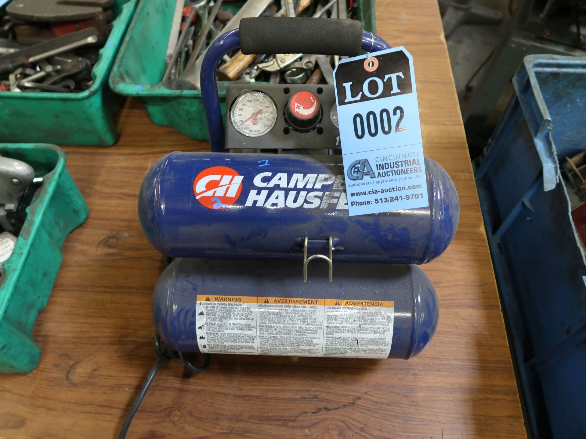 2 GALLON CAMPBELL HAUSFELD PORTABLE AIR COMPRESSOR