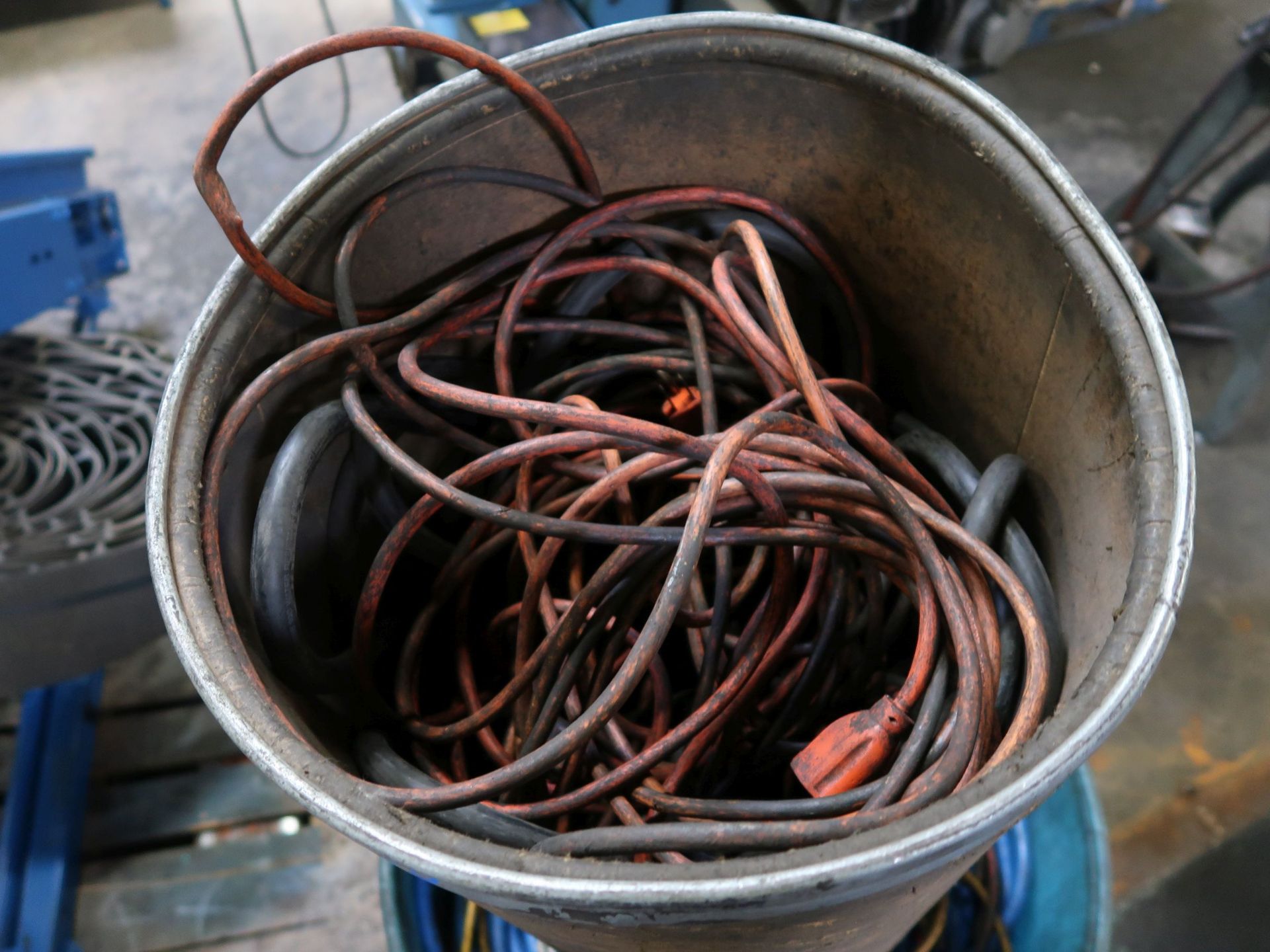 (LOT) AIR HOSE & ELECTRIC EXTENSION CORD