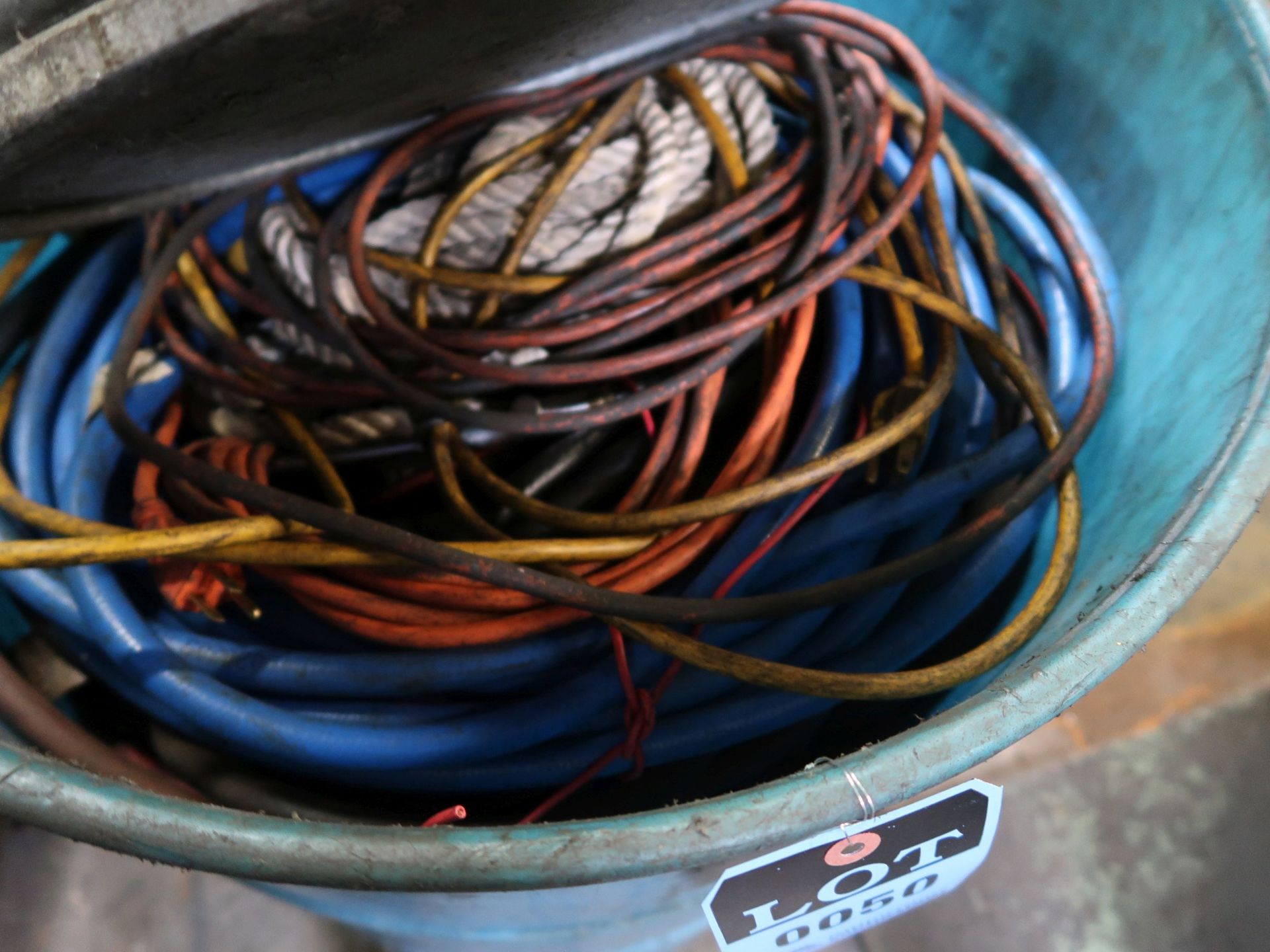 (LOT) AIR HOSE & ELECTRIC EXTENSION CORD - Image 2 of 2