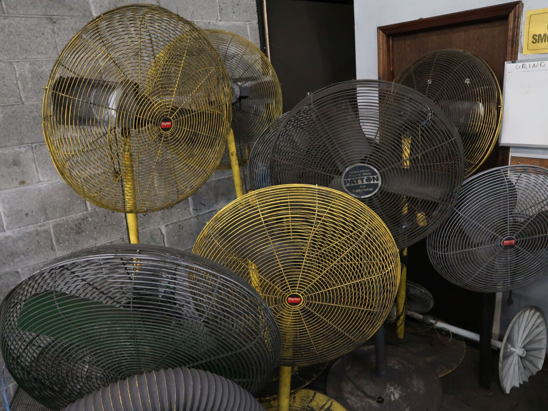 (LOT) PEDESTAL FANS & VACUUM