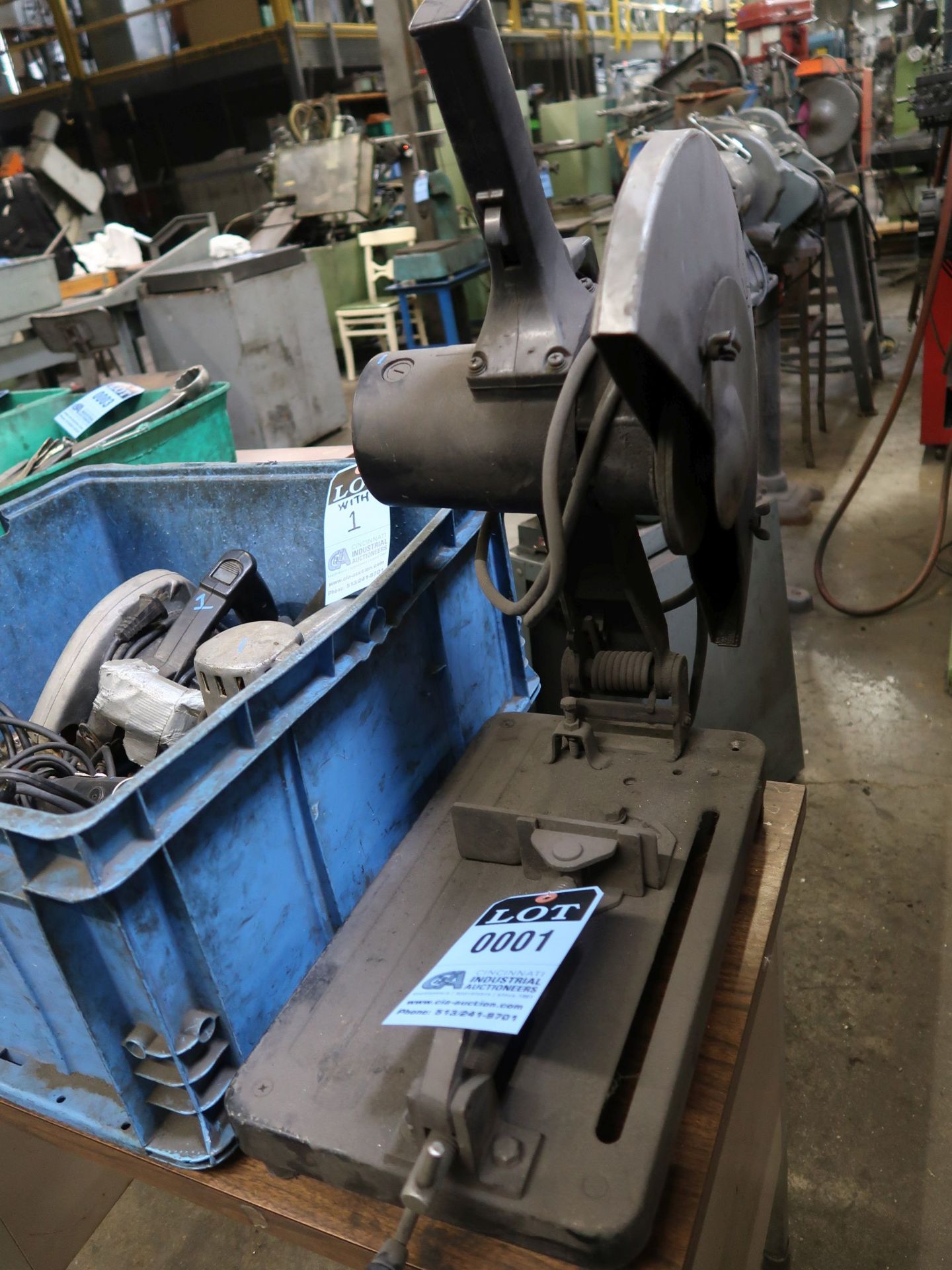 (LOT) MISCELLANEOUS ELECTRIC TOOLS INCLUDING SAWS, SANDERS, GRINDERS, AND DRILLS - Image 3 of 3